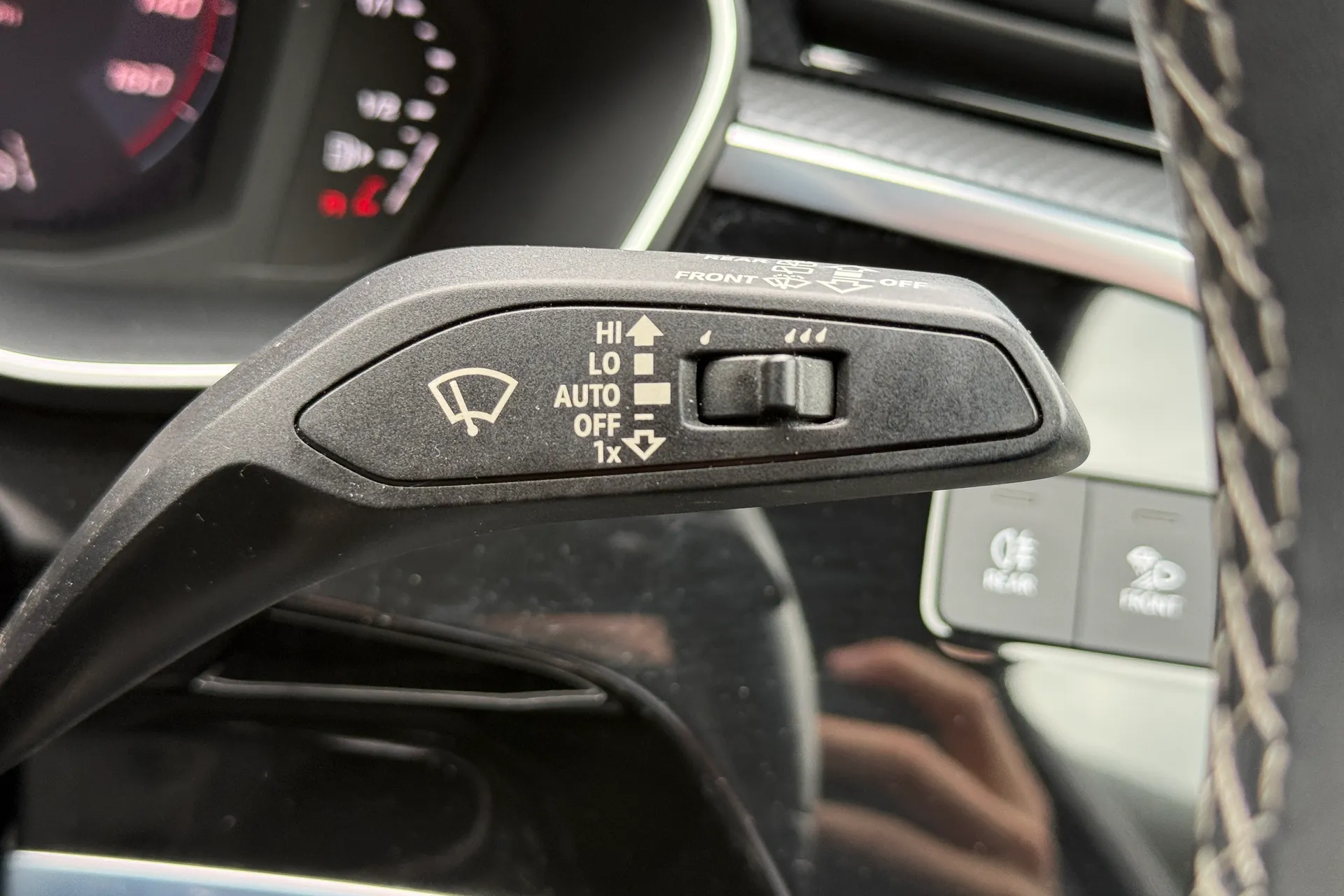 Audi Q3 thumbnail image number 23