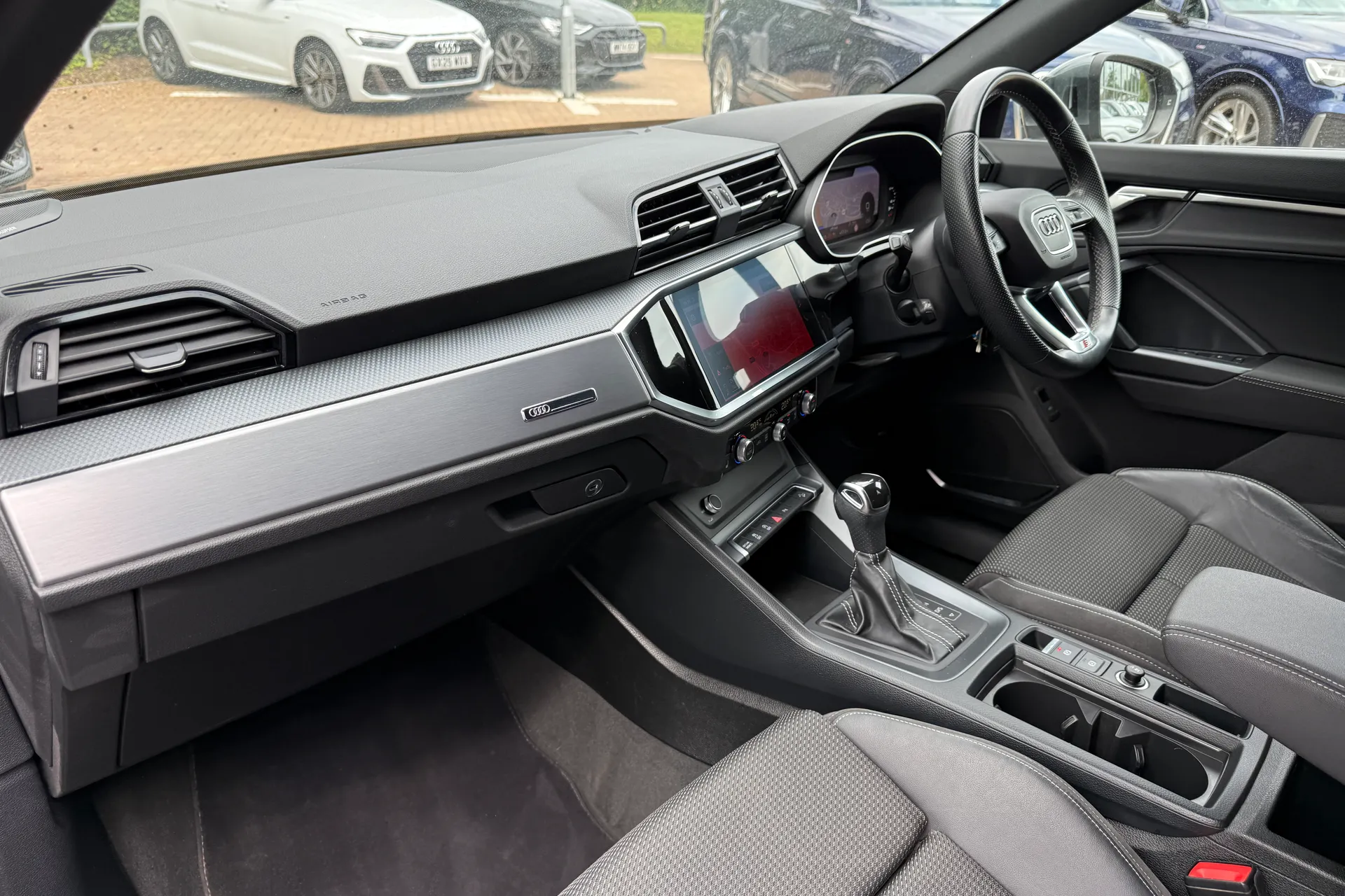 Audi Q3 thumbnail image number 53