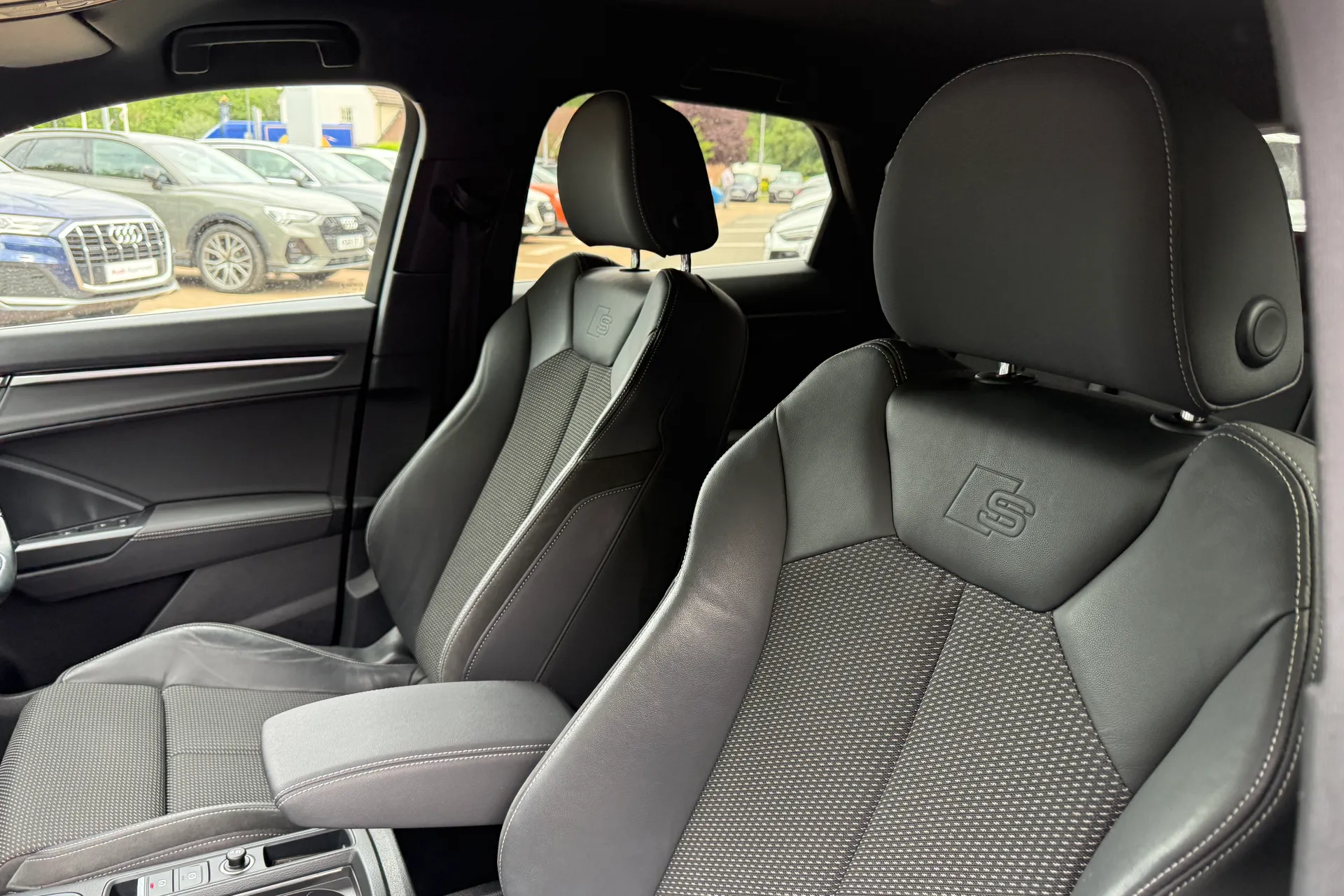 Audi Q3 thumbnail image number 54