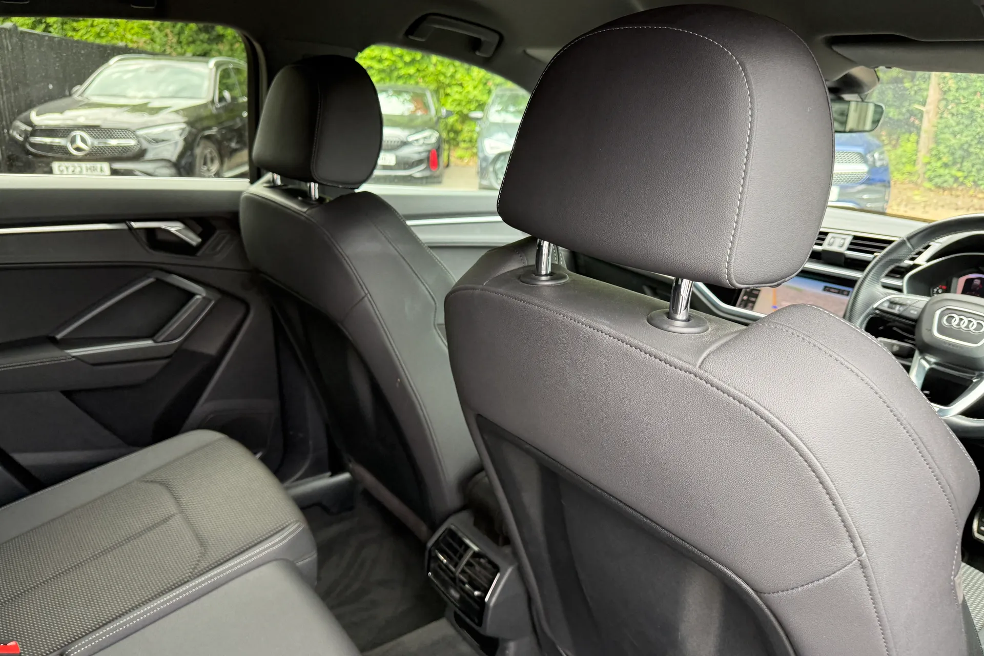 Audi Q3 thumbnail image number 37