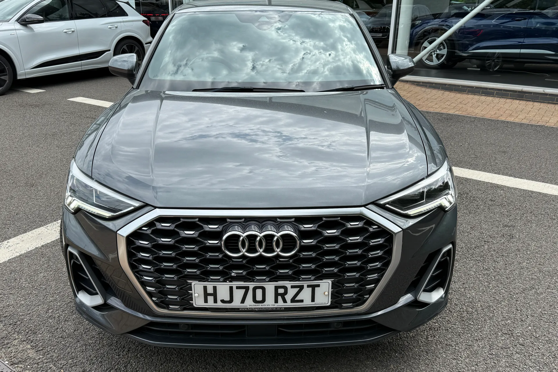 Audi Q3 thumbnail image number 59