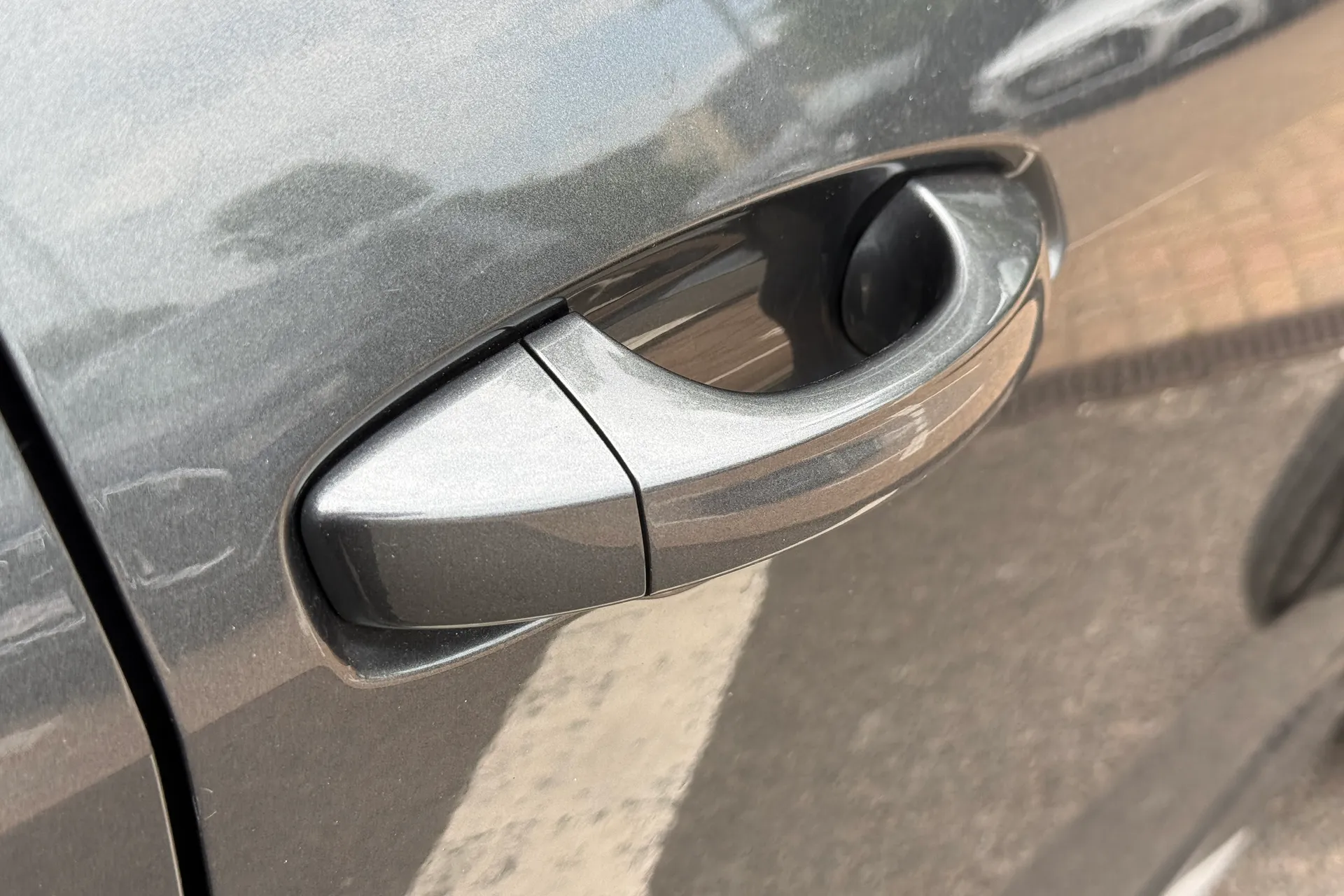 Audi Q3 thumbnail image number 15