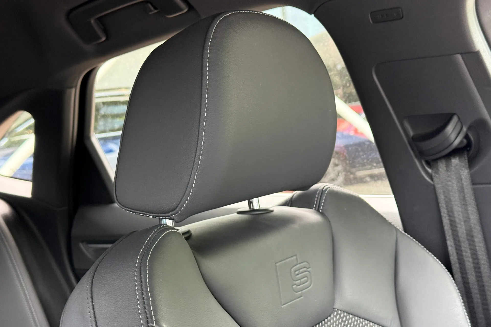 Audi Q3 thumbnail image number 28