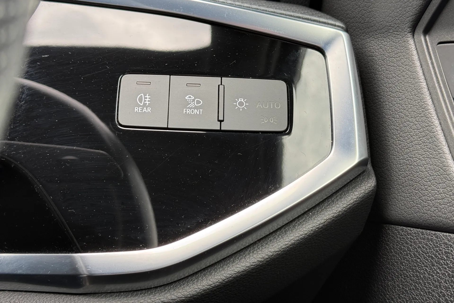 Audi Q3 thumbnail image number 24