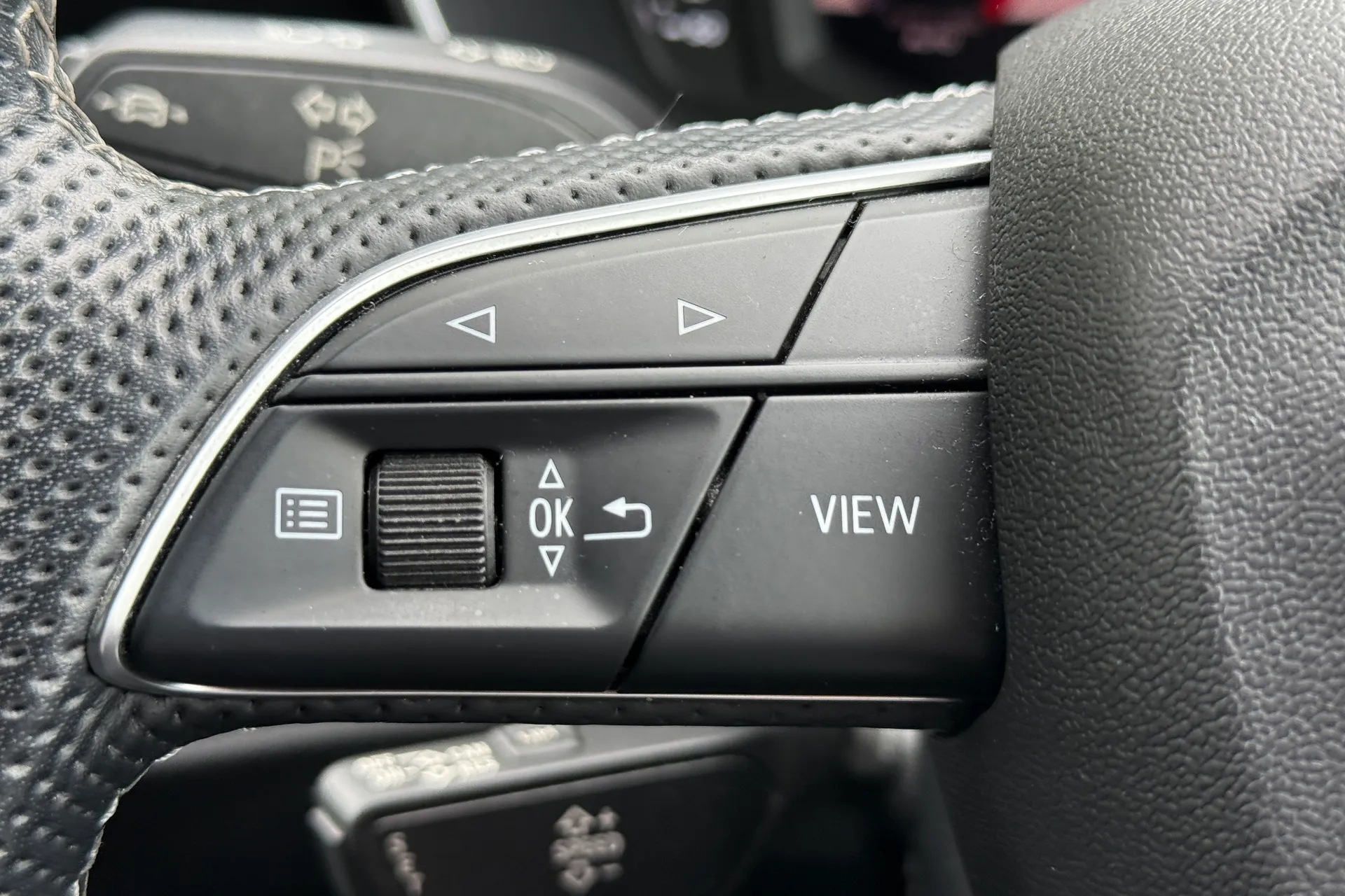 Audi Q3 thumbnail image number 26