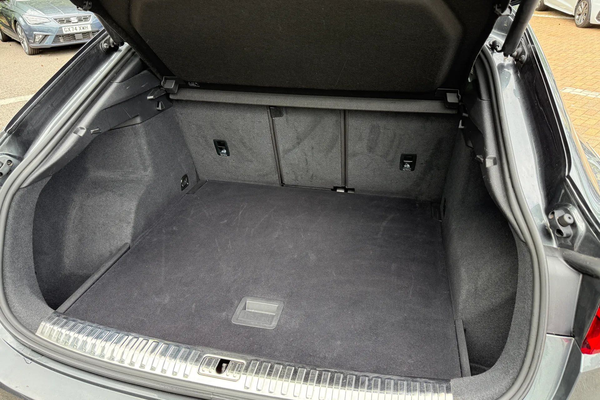 Audi Q3 thumbnail image number 43