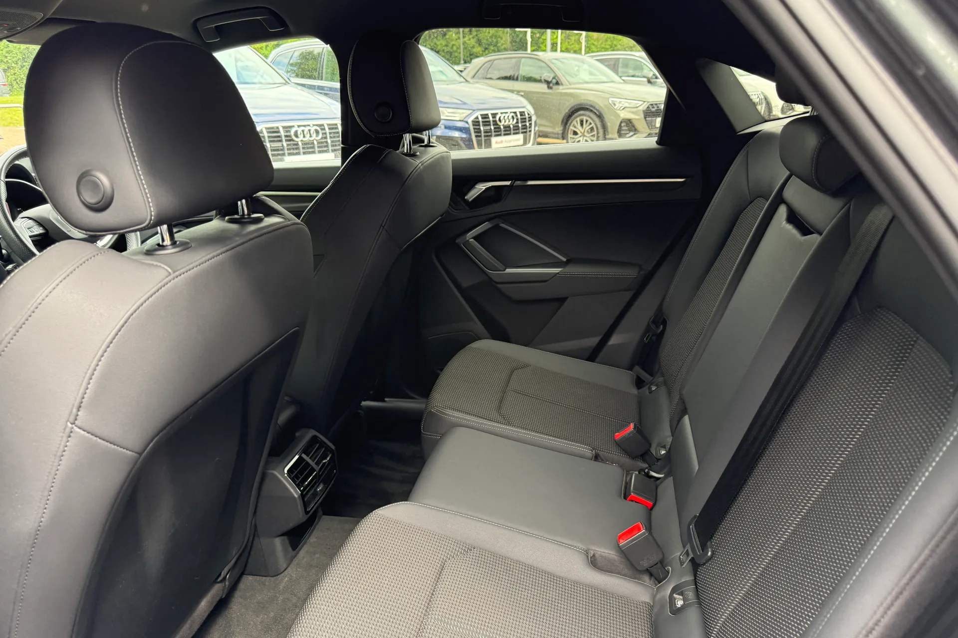 Audi Q3 thumbnail image number 52