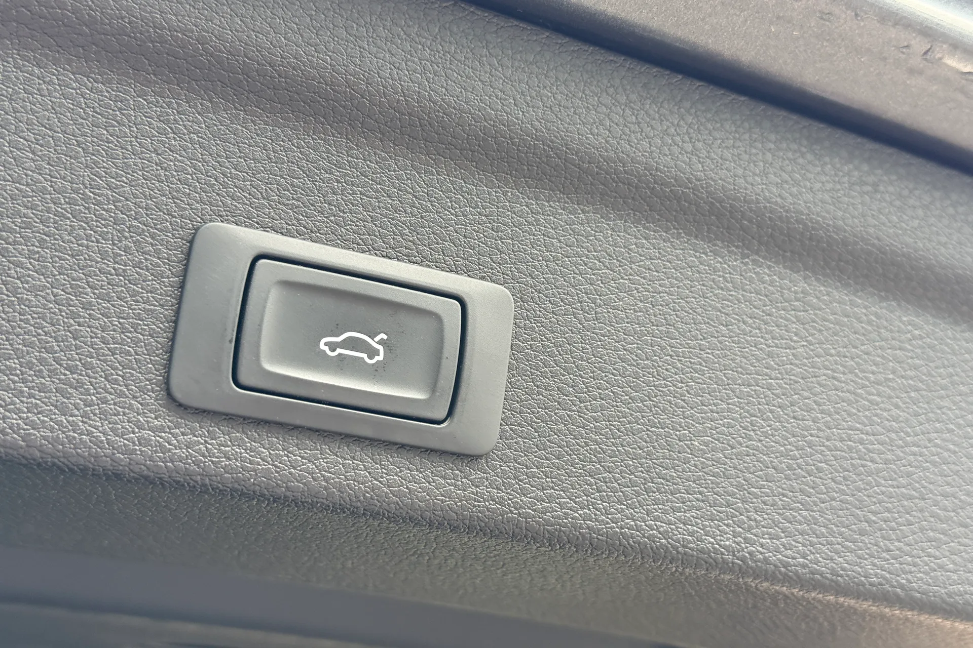 Audi Q3 thumbnail image number 44
