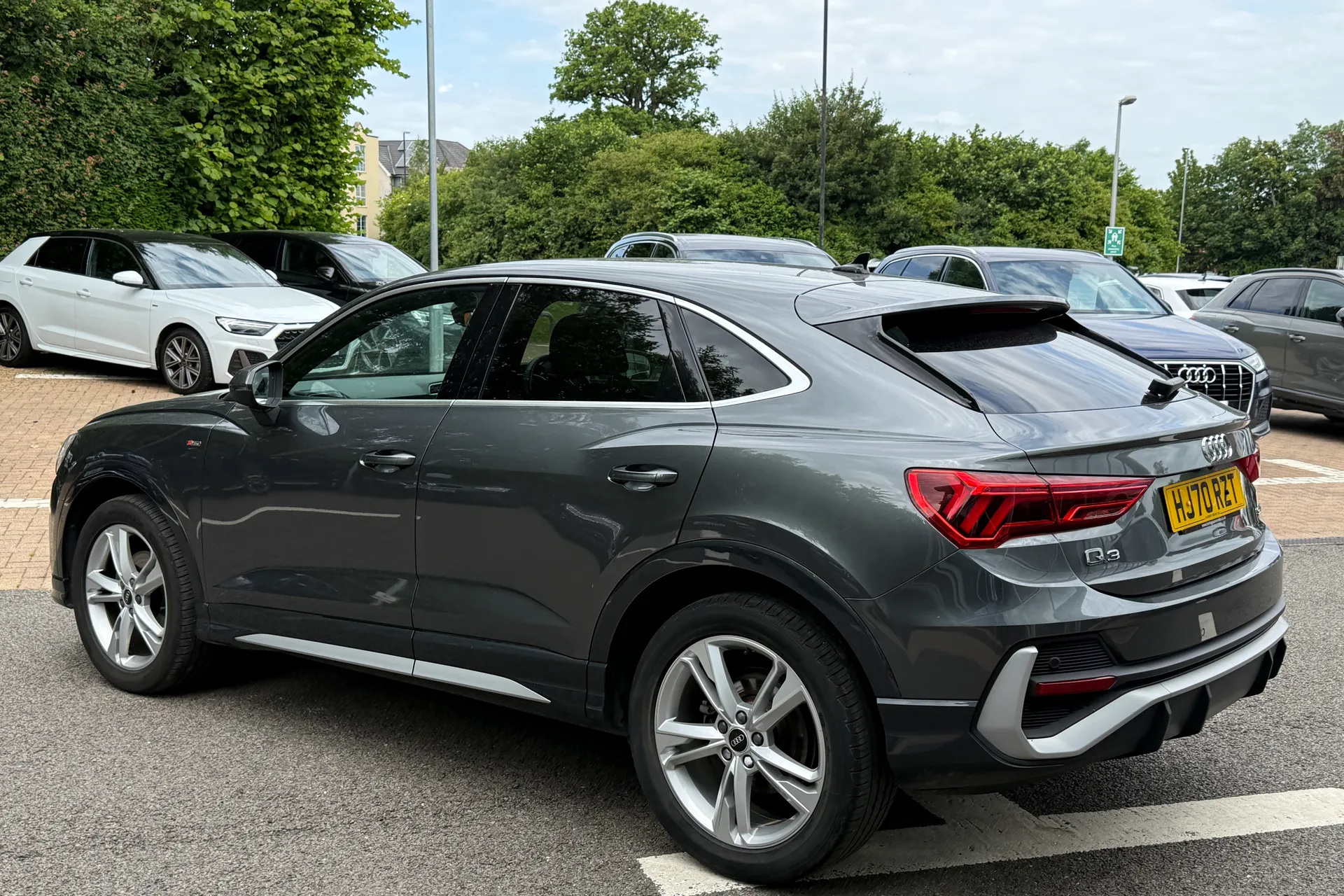 Audi Q3 thumbnail image number 48