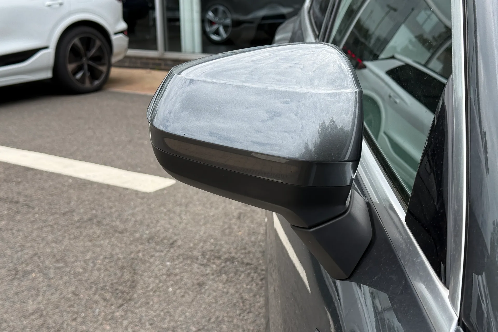 Audi Q3 thumbnail image number 14