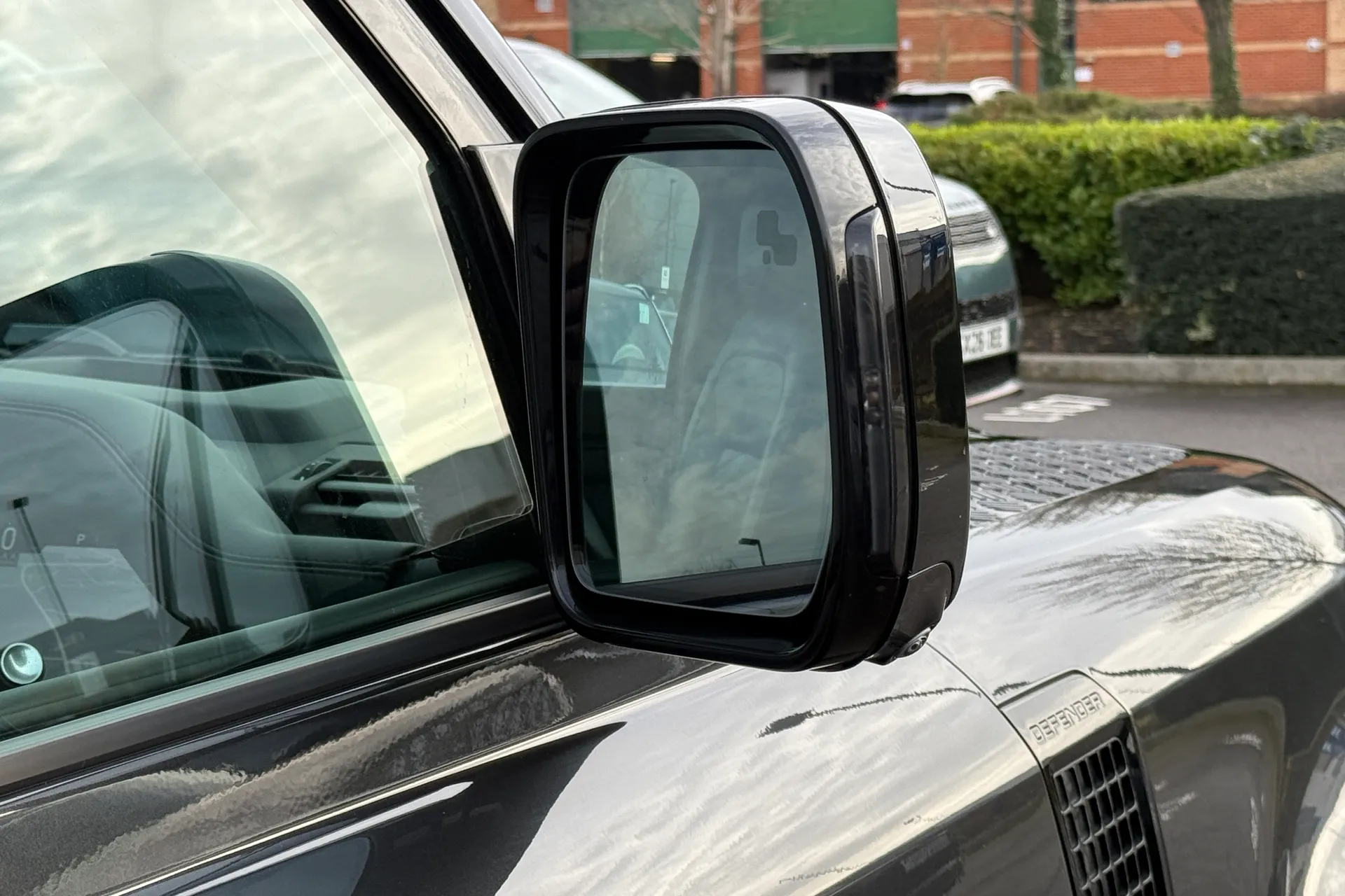 LAND ROVER DEFENDER thumbnail image number 9