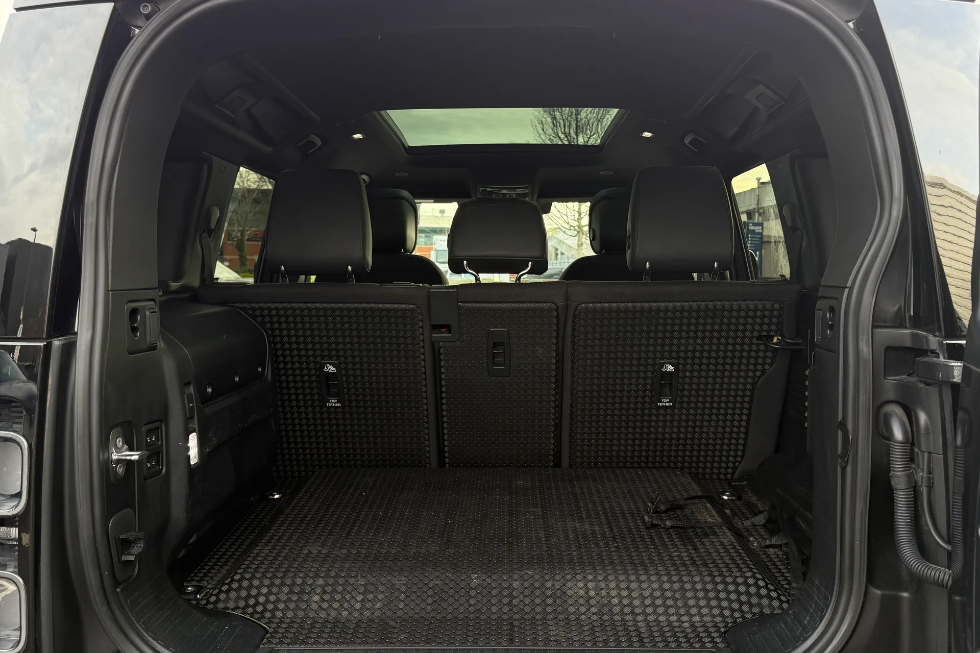 LAND ROVER DEFENDER thumbnail image number 26