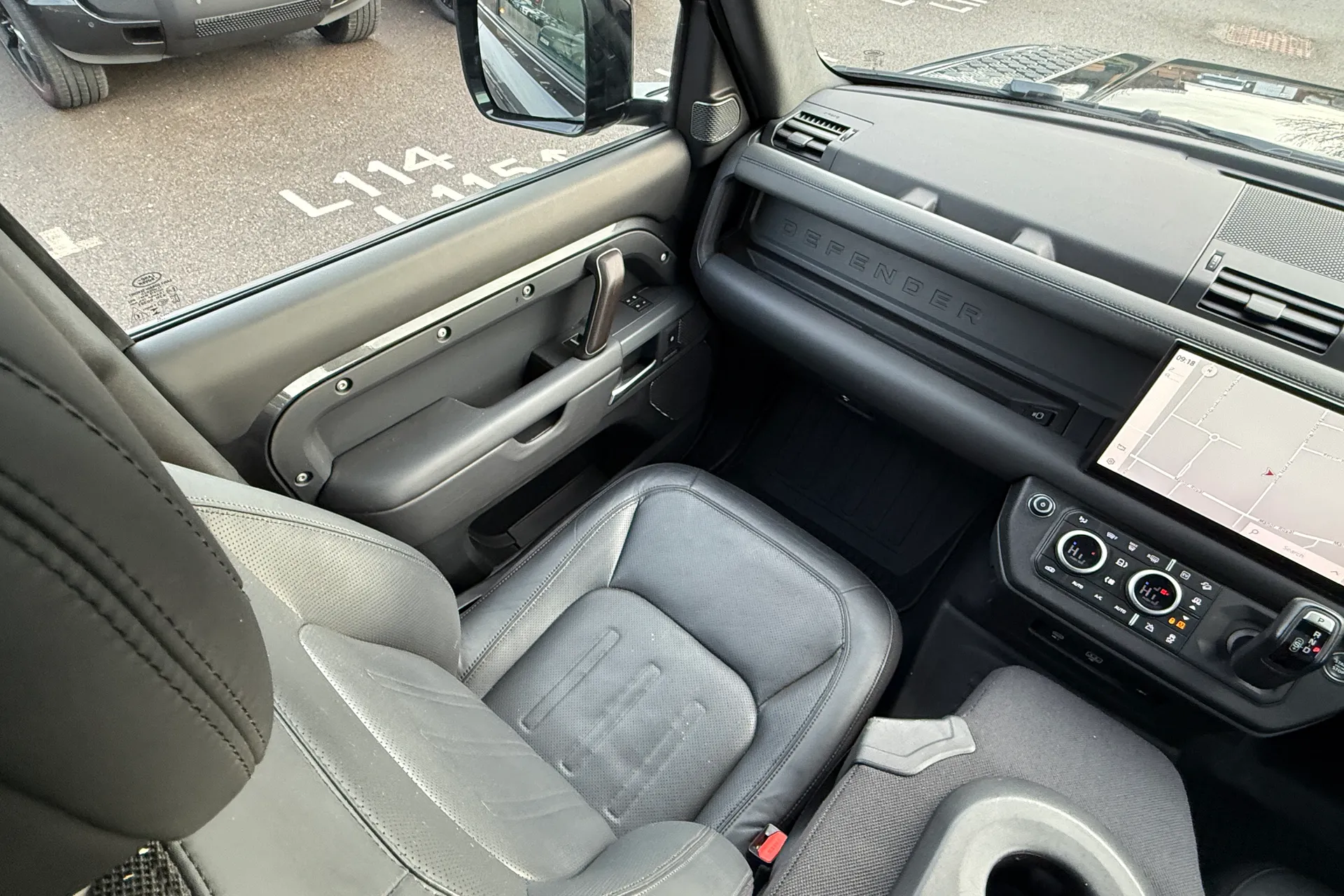 LAND ROVER DEFENDER thumbnail image number 16