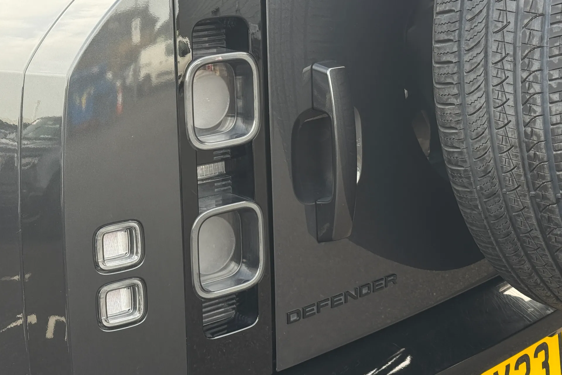 LAND ROVER DEFENDER thumbnail image number 24