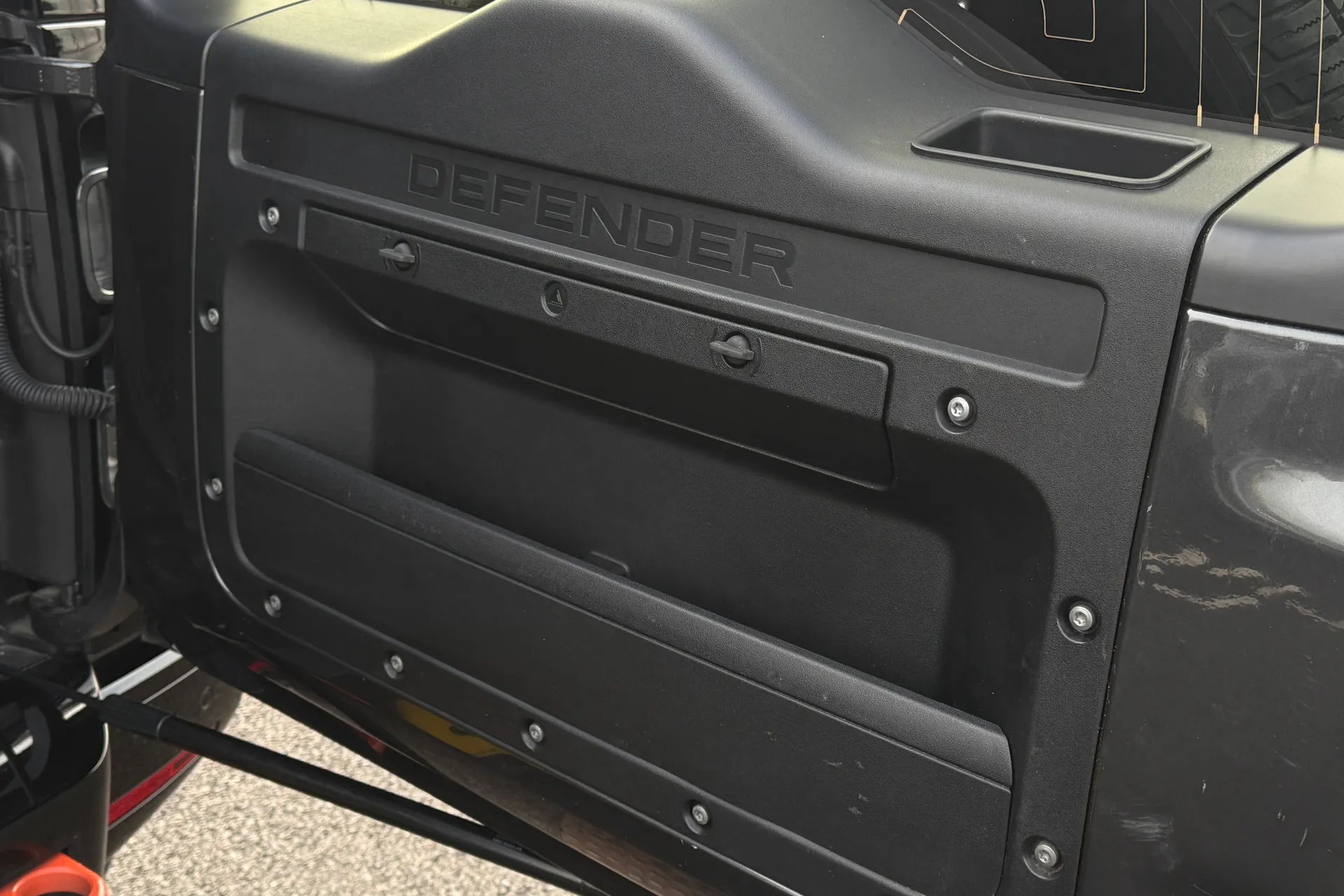 LAND ROVER DEFENDER thumbnail image number 25