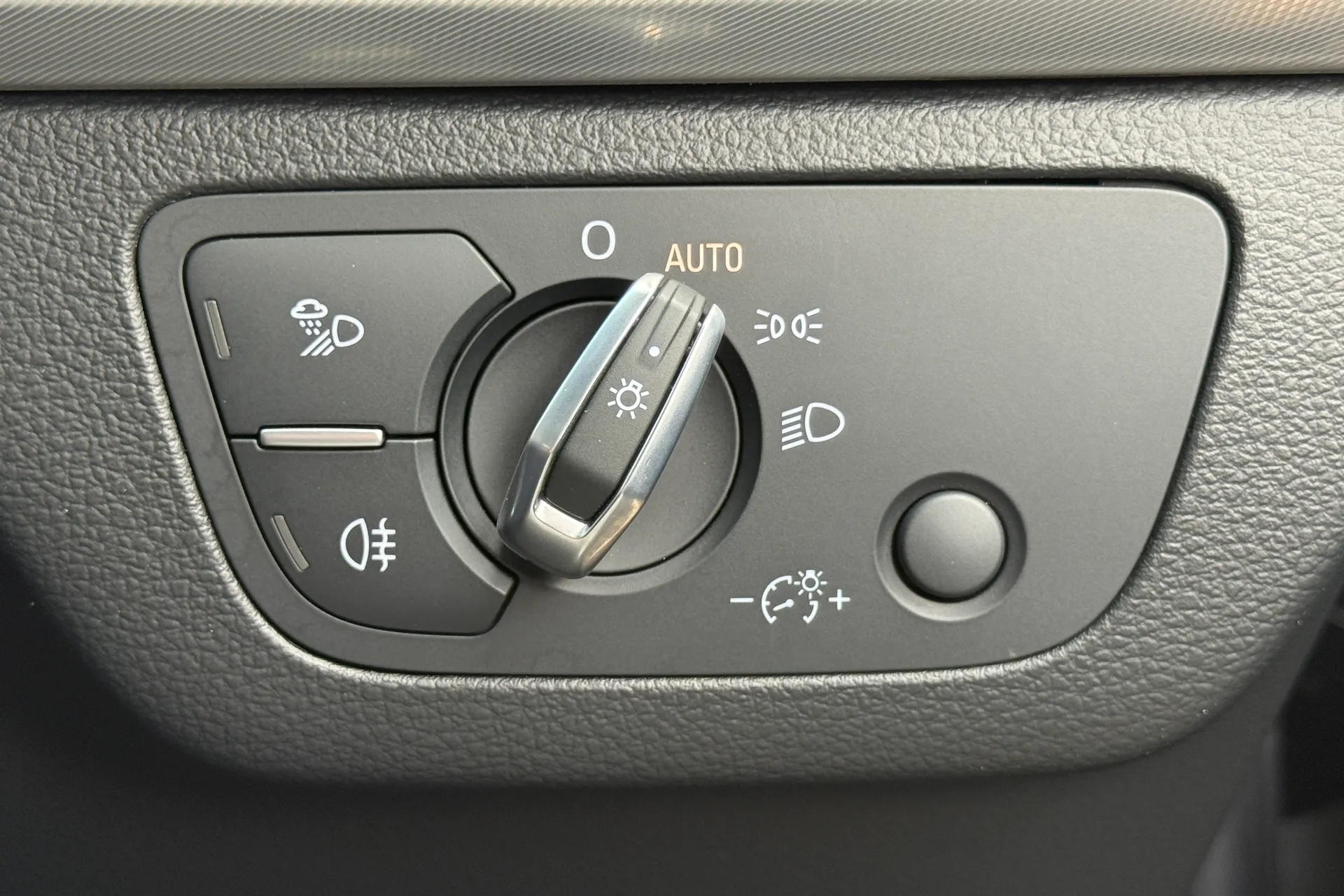 Audi Q5 thumbnail image number 22