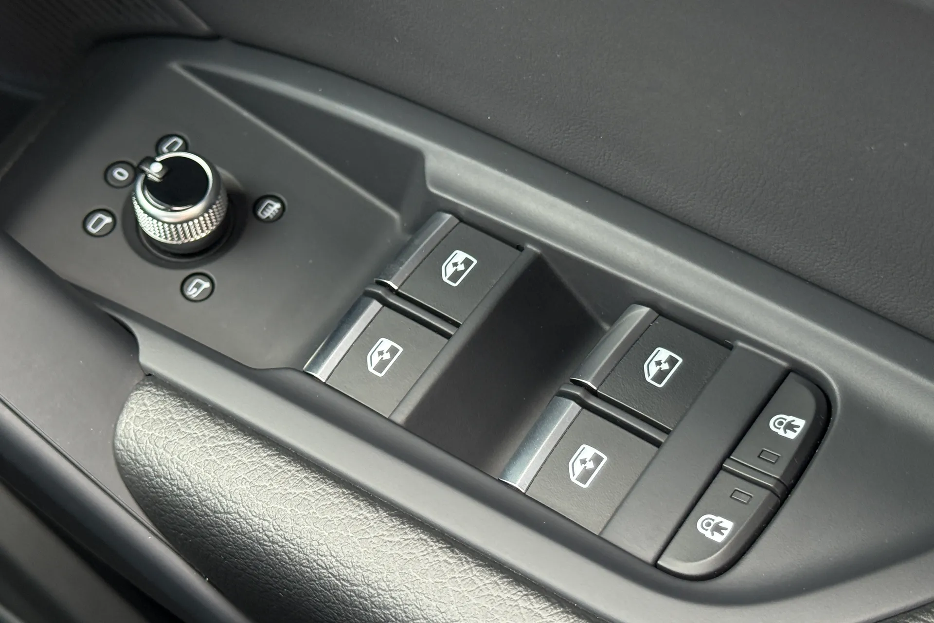 Audi Q5 thumbnail image number 18