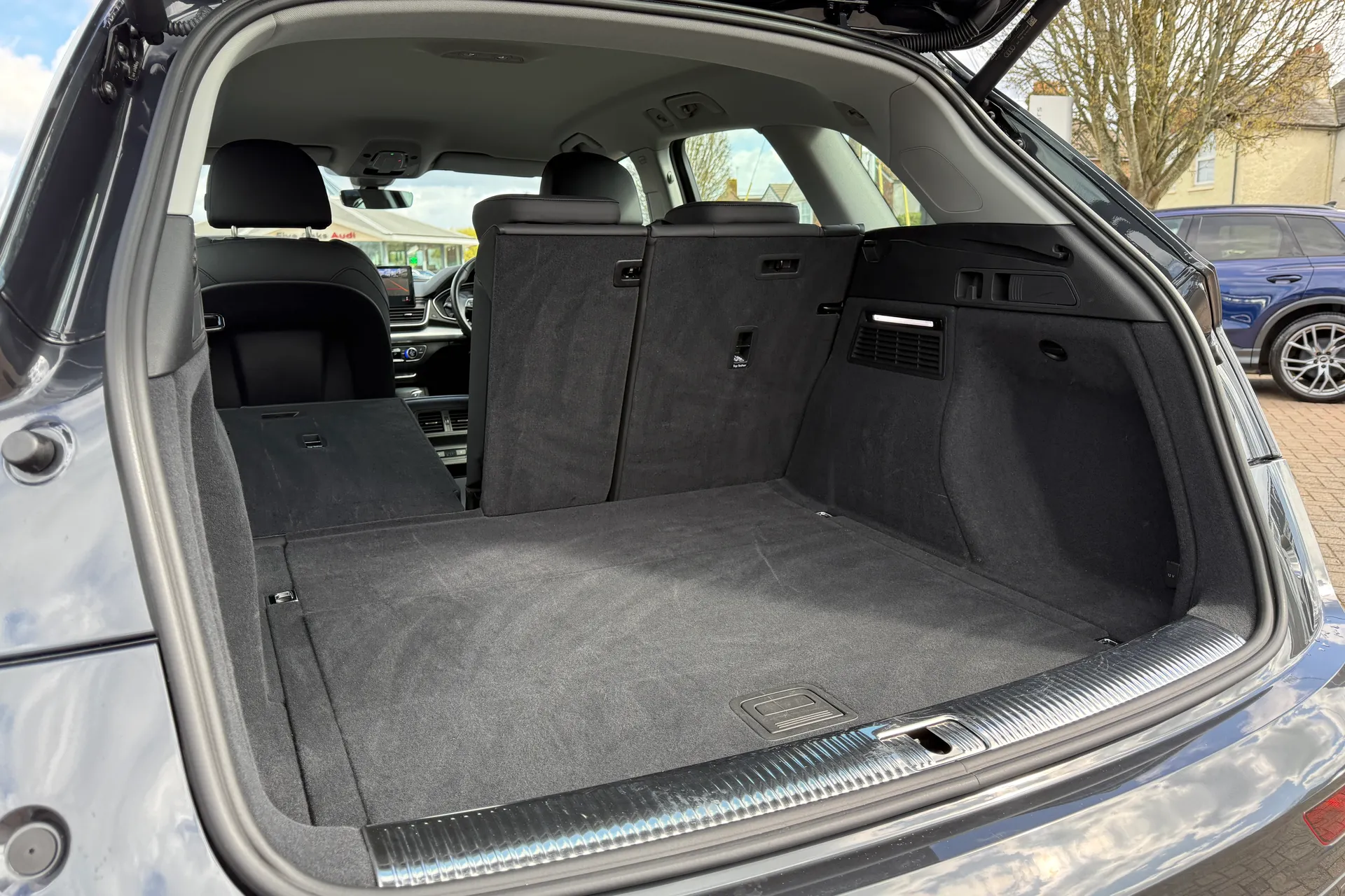 Audi Q5 thumbnail image number 35