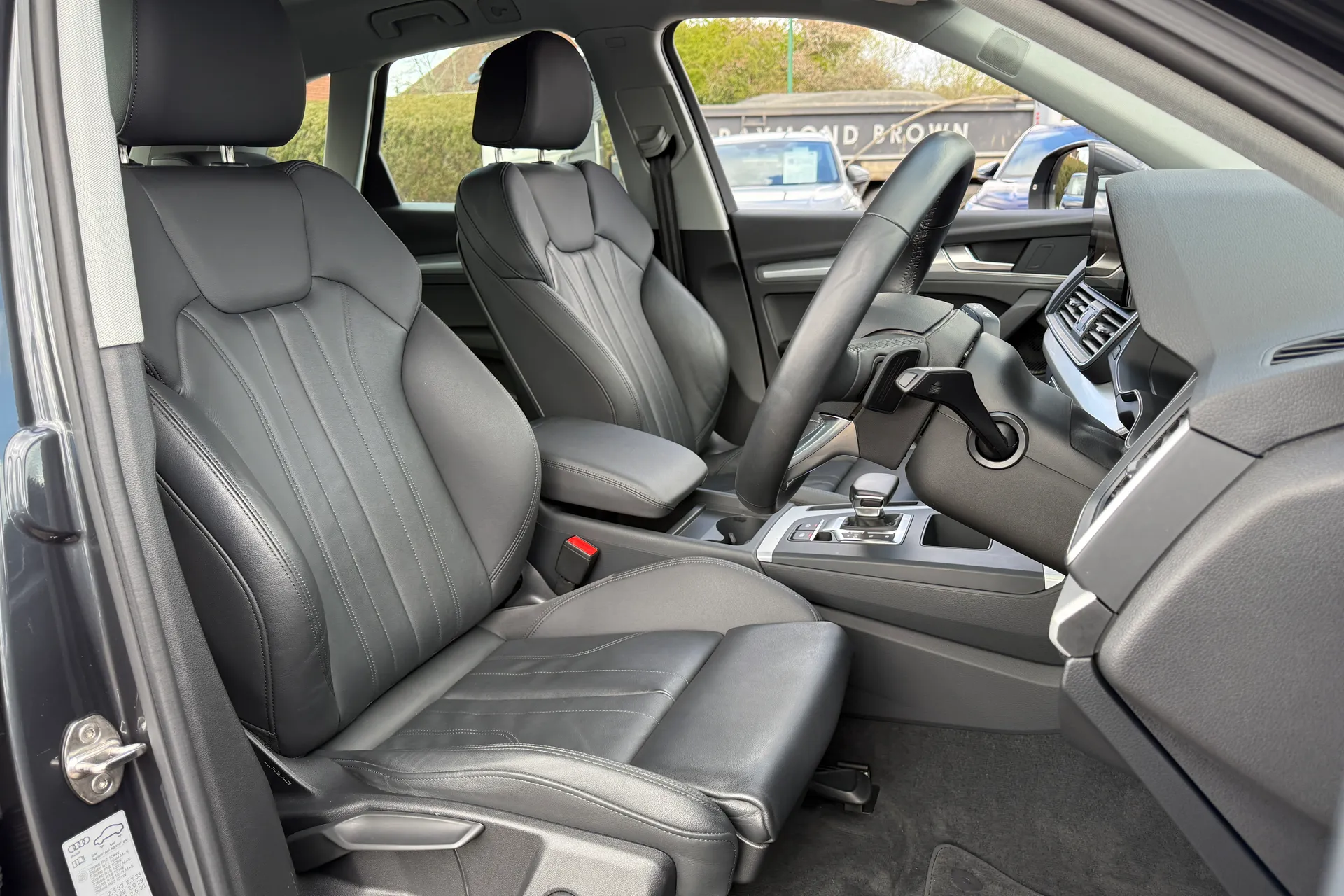 Audi Q5 thumbnail image number 26