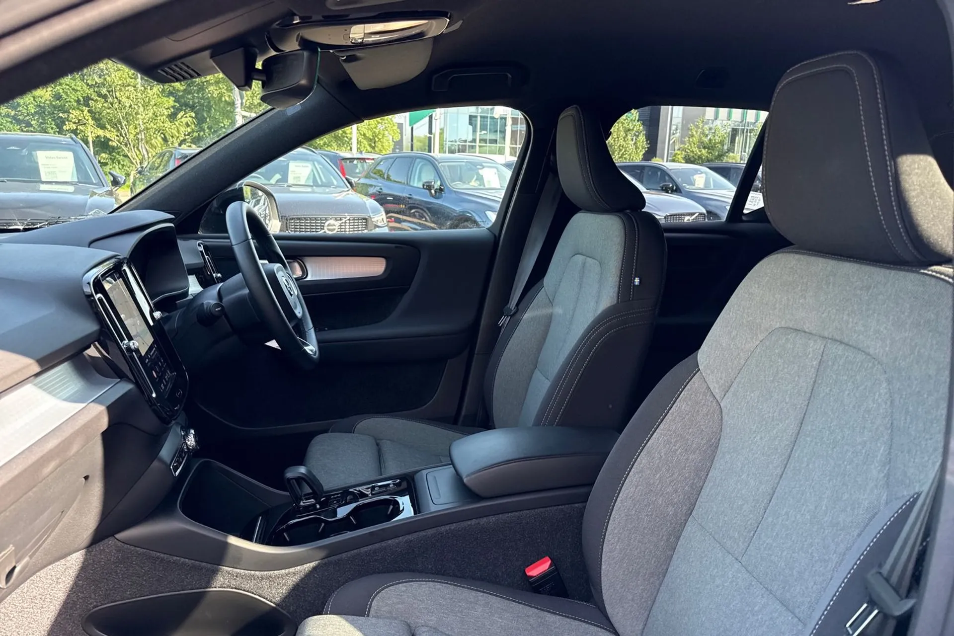 Volvo XC40 thumbnail image number 28