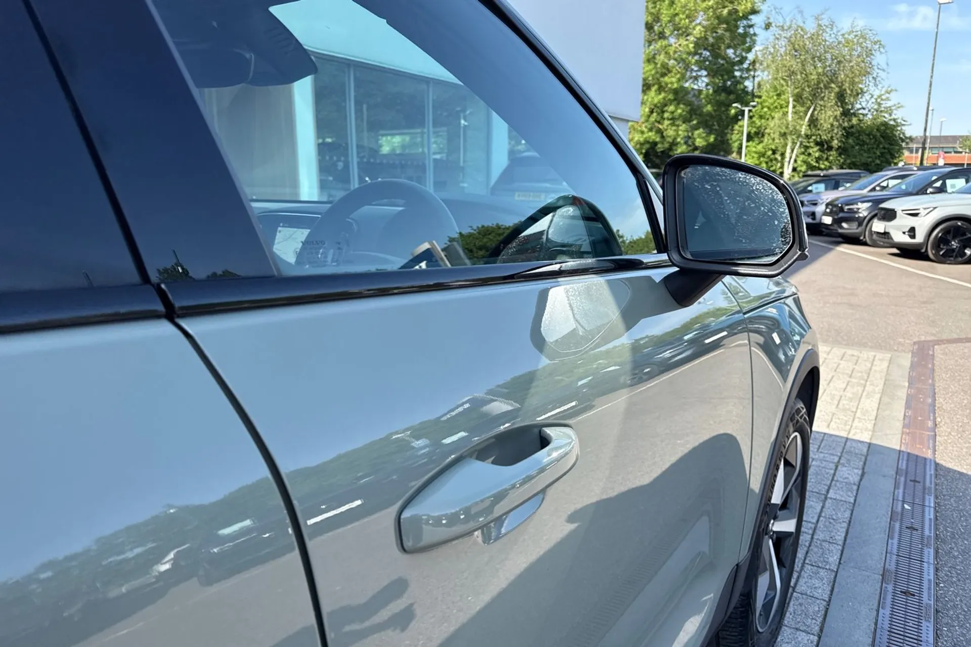 Volvo XC40 thumbnail image number 17