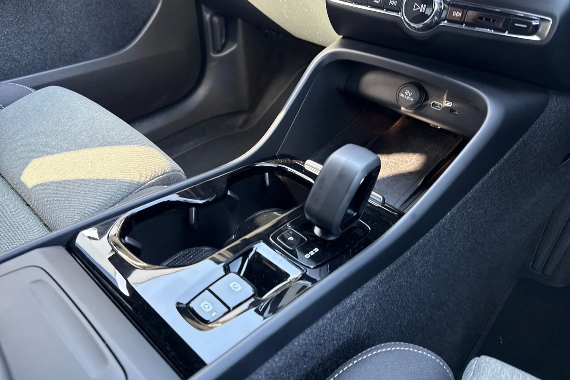 Volvo XC40 thumbnail image number 42