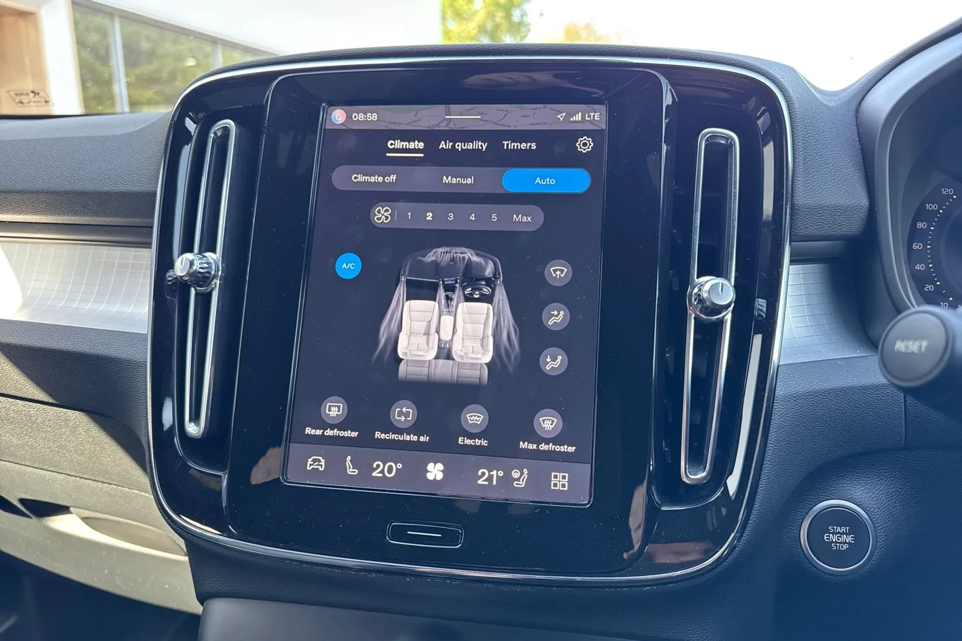 Volvo XC40 thumbnail image number 39