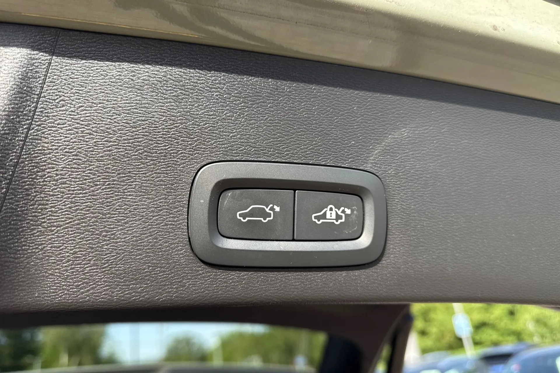 Volvo XC40 thumbnail image number 21