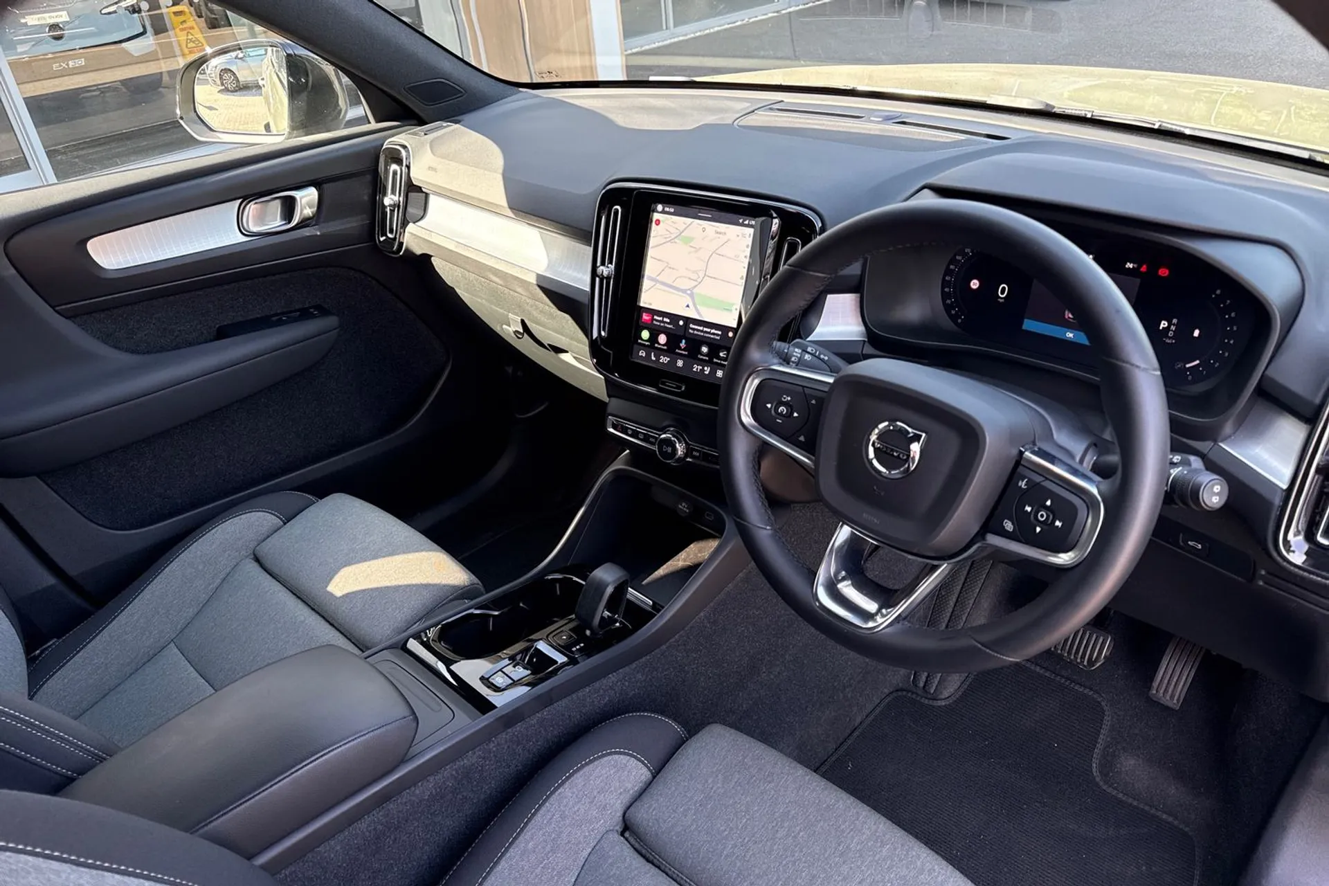 Volvo XC40 thumbnail image number 6
