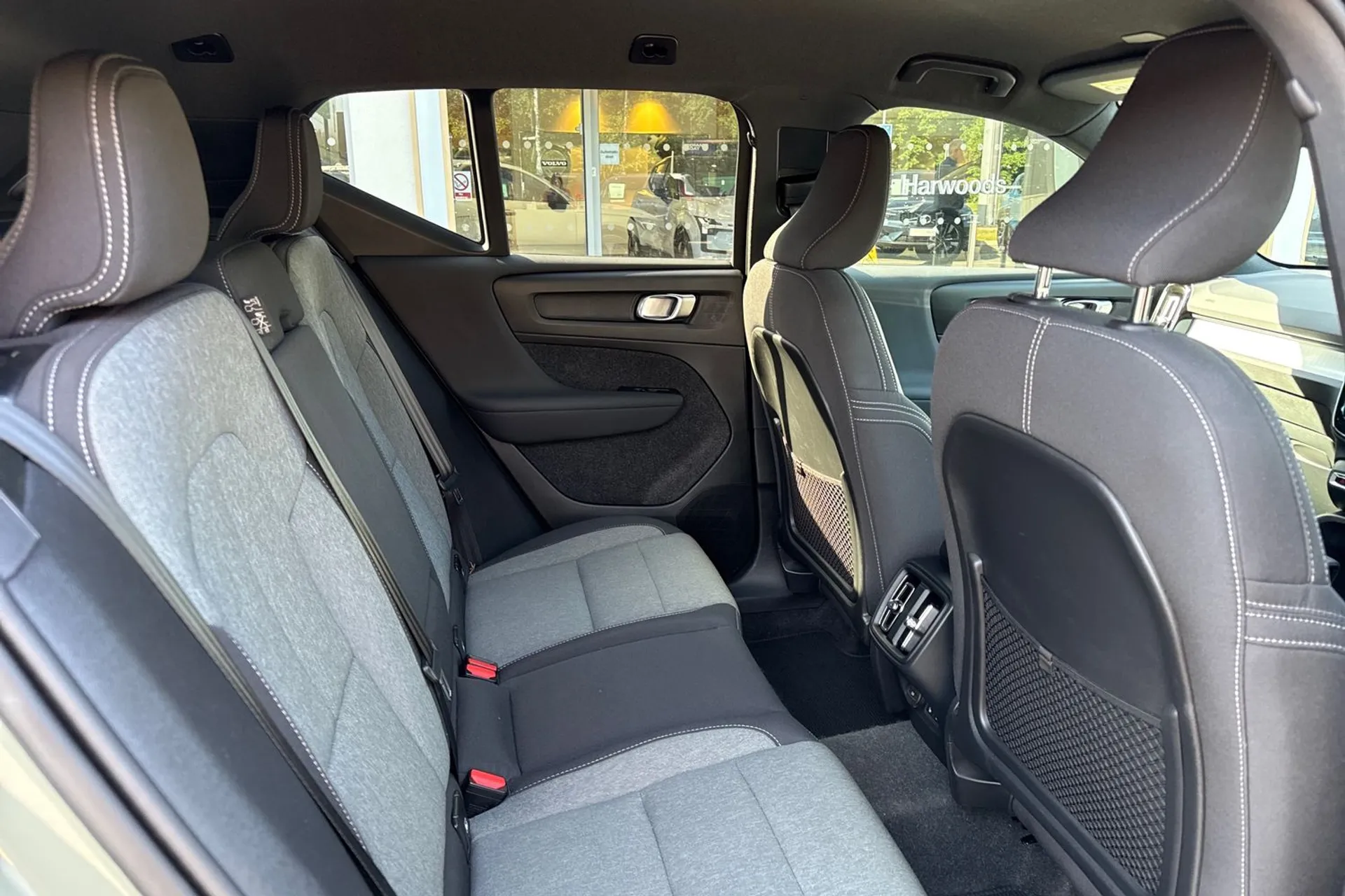 Volvo XC40 thumbnail image number 23