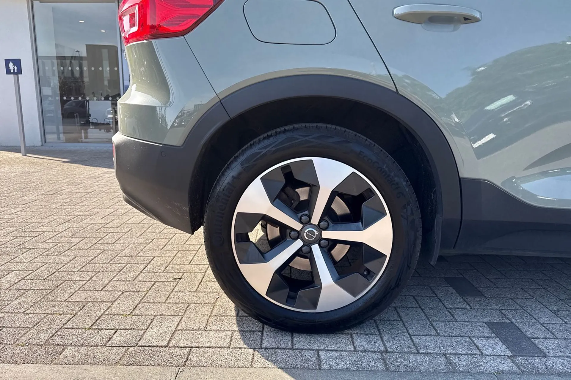 Volvo XC40 thumbnail image number 14
