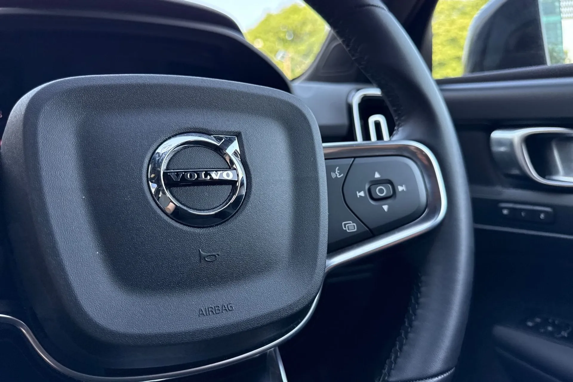 Volvo XC40 thumbnail image number 37