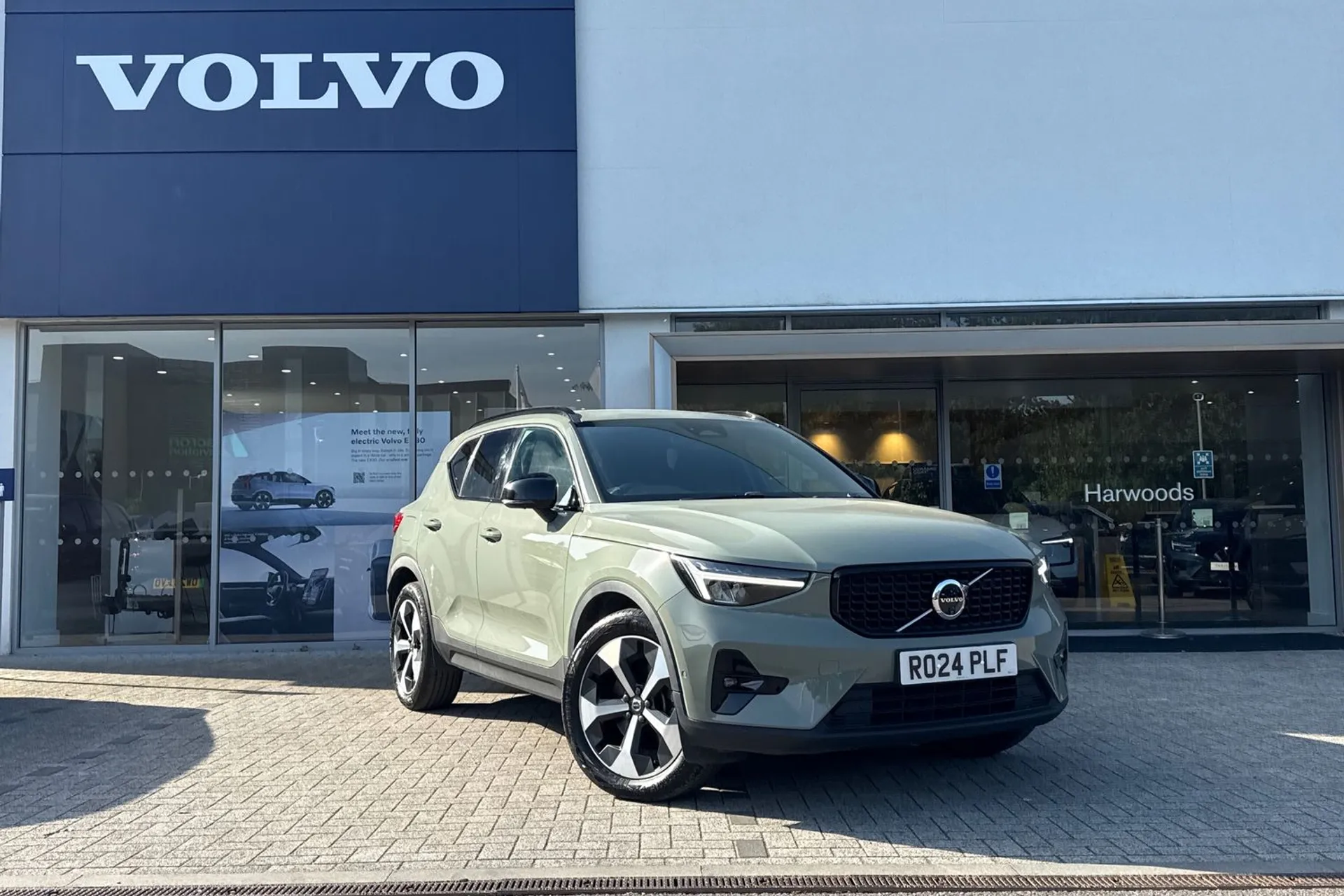 Volvo XC40 focused image