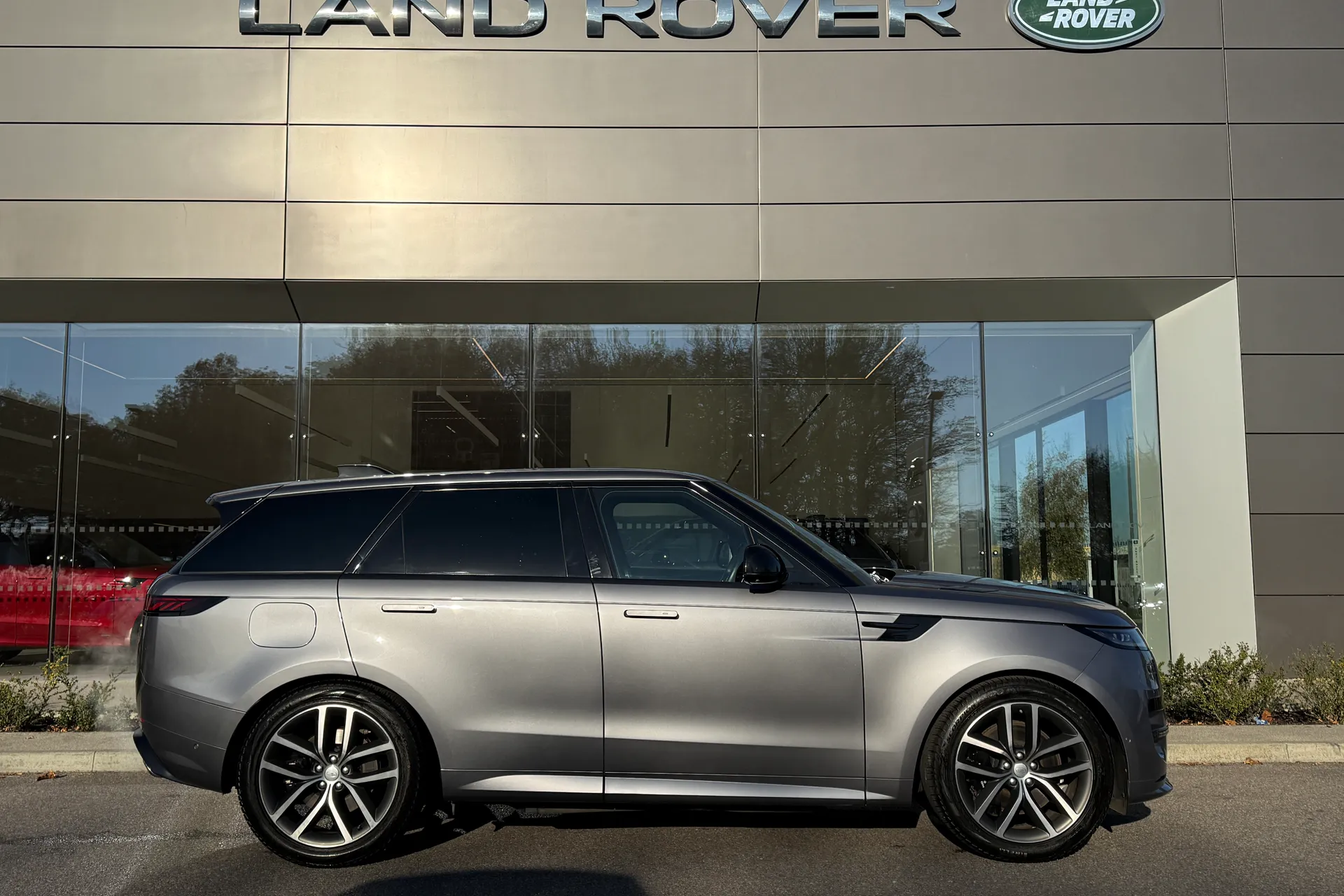 LAND ROVER RANGE ROVER SPORT thumbnail image number 2