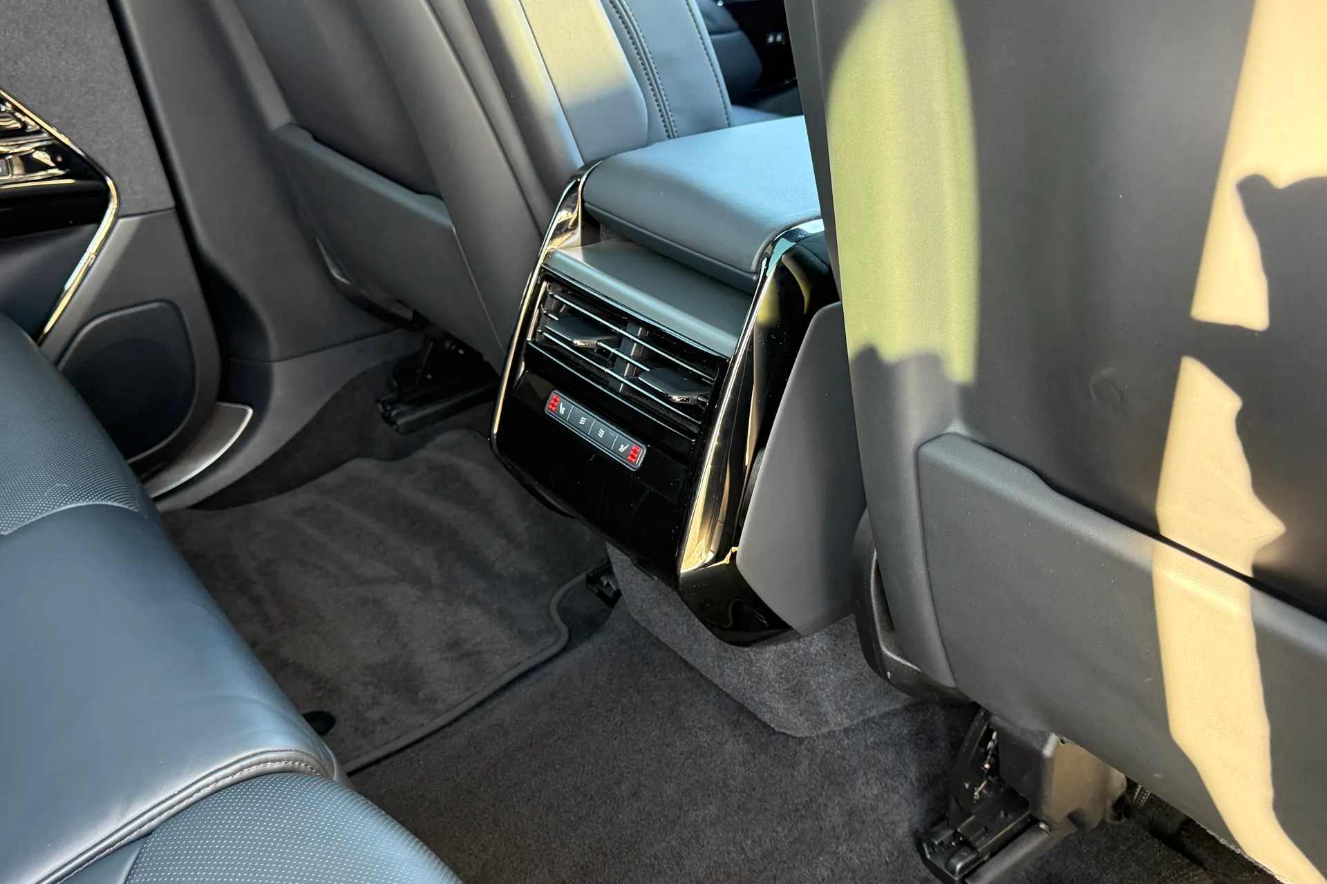 LAND ROVER RANGE ROVER SPORT thumbnail image number 33