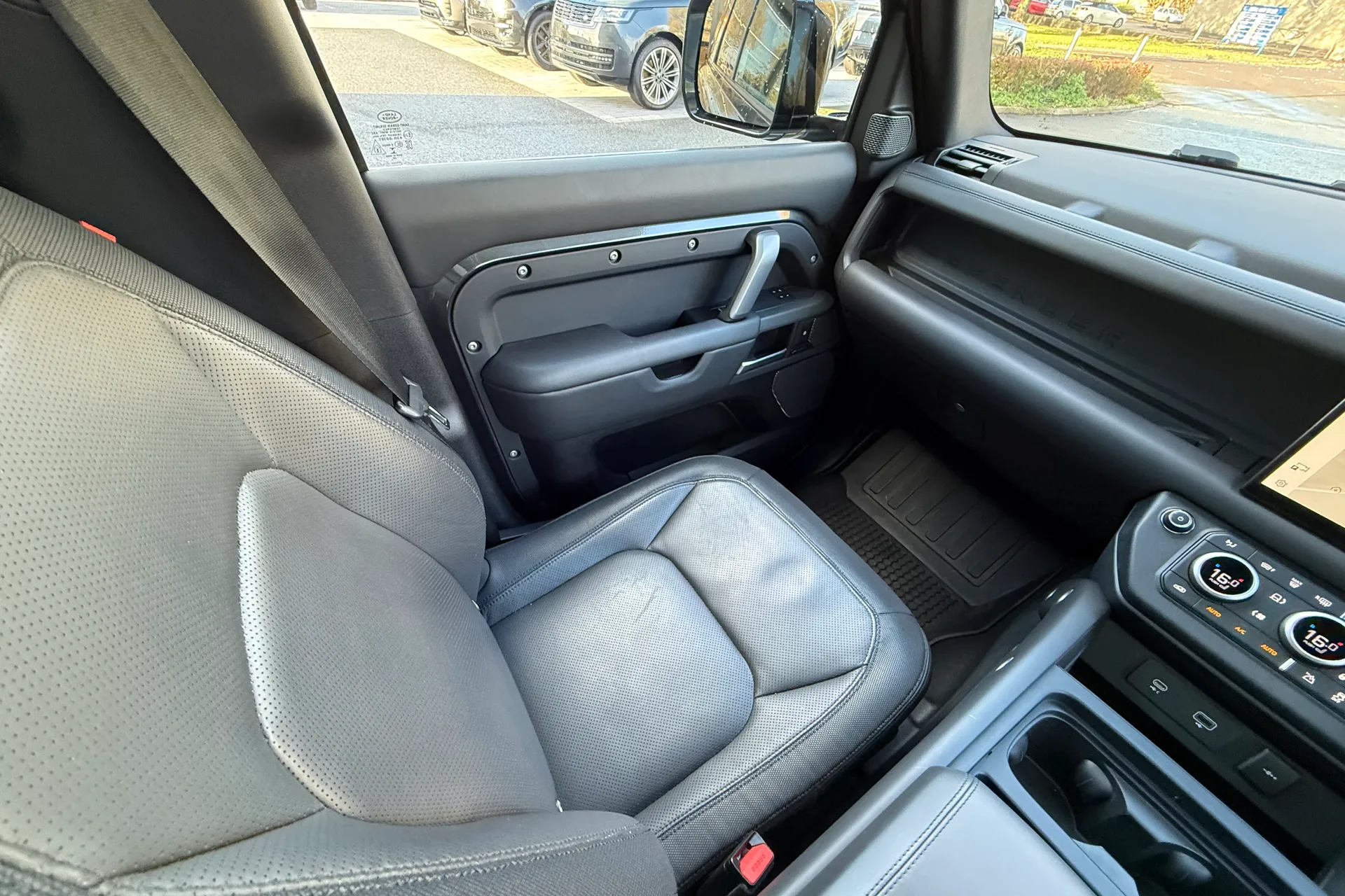 LAND ROVER DEFENDER thumbnail image number 12