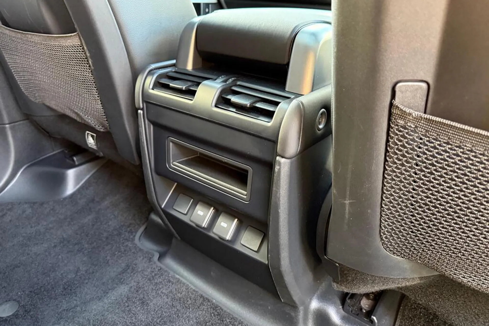 LAND ROVER DEFENDER thumbnail image number 38