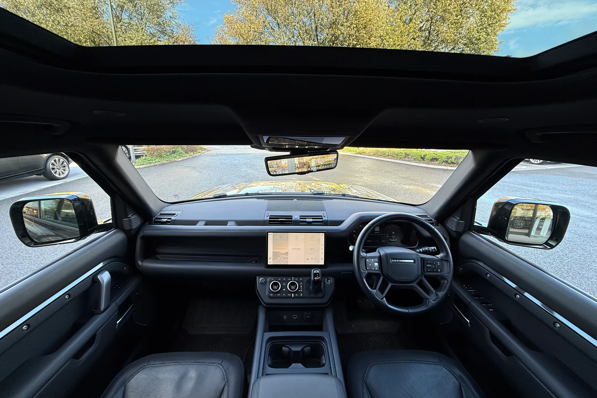 LAND ROVER DEFENDER thumbnail image number 3