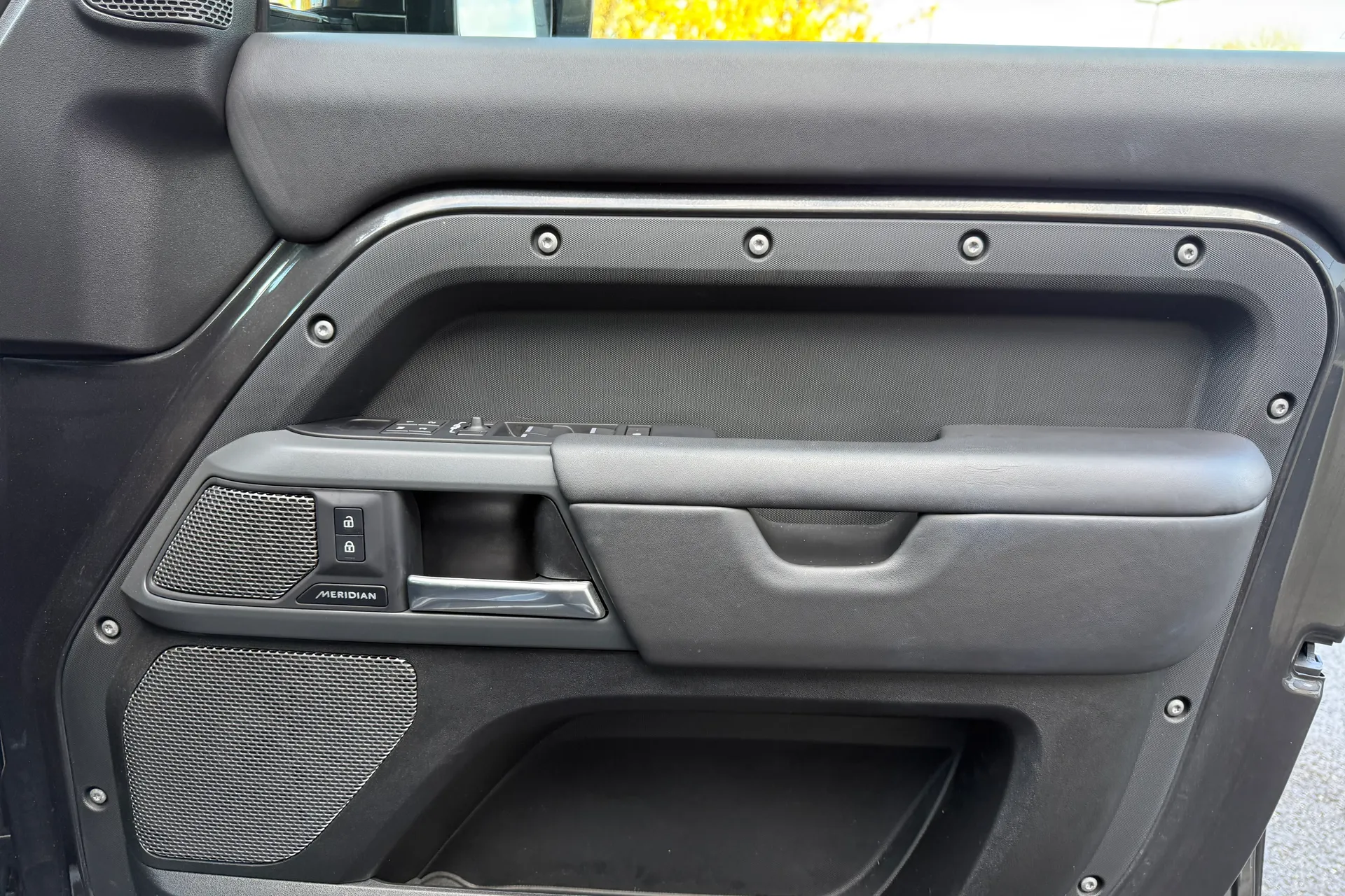 LAND ROVER DEFENDER thumbnail image number 50