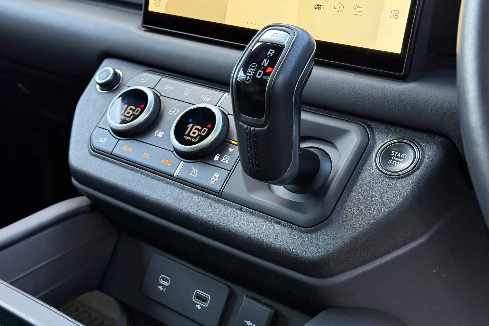 LAND ROVER DEFENDER thumbnail image number 20