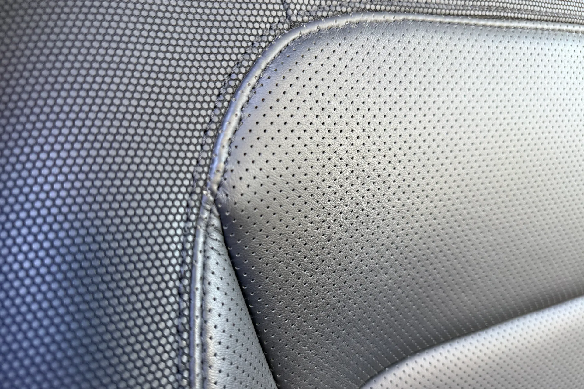 LAND ROVER DEFENDER thumbnail image number 37