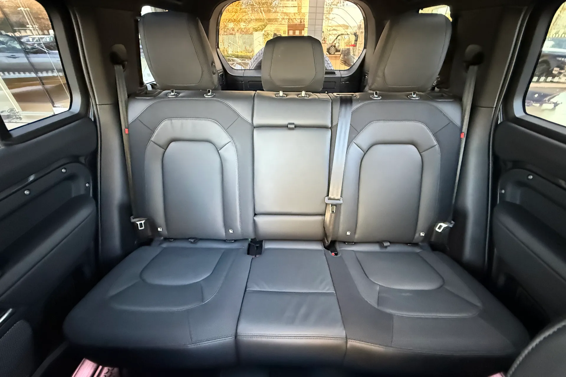 LAND ROVER DEFENDER thumbnail image number 11