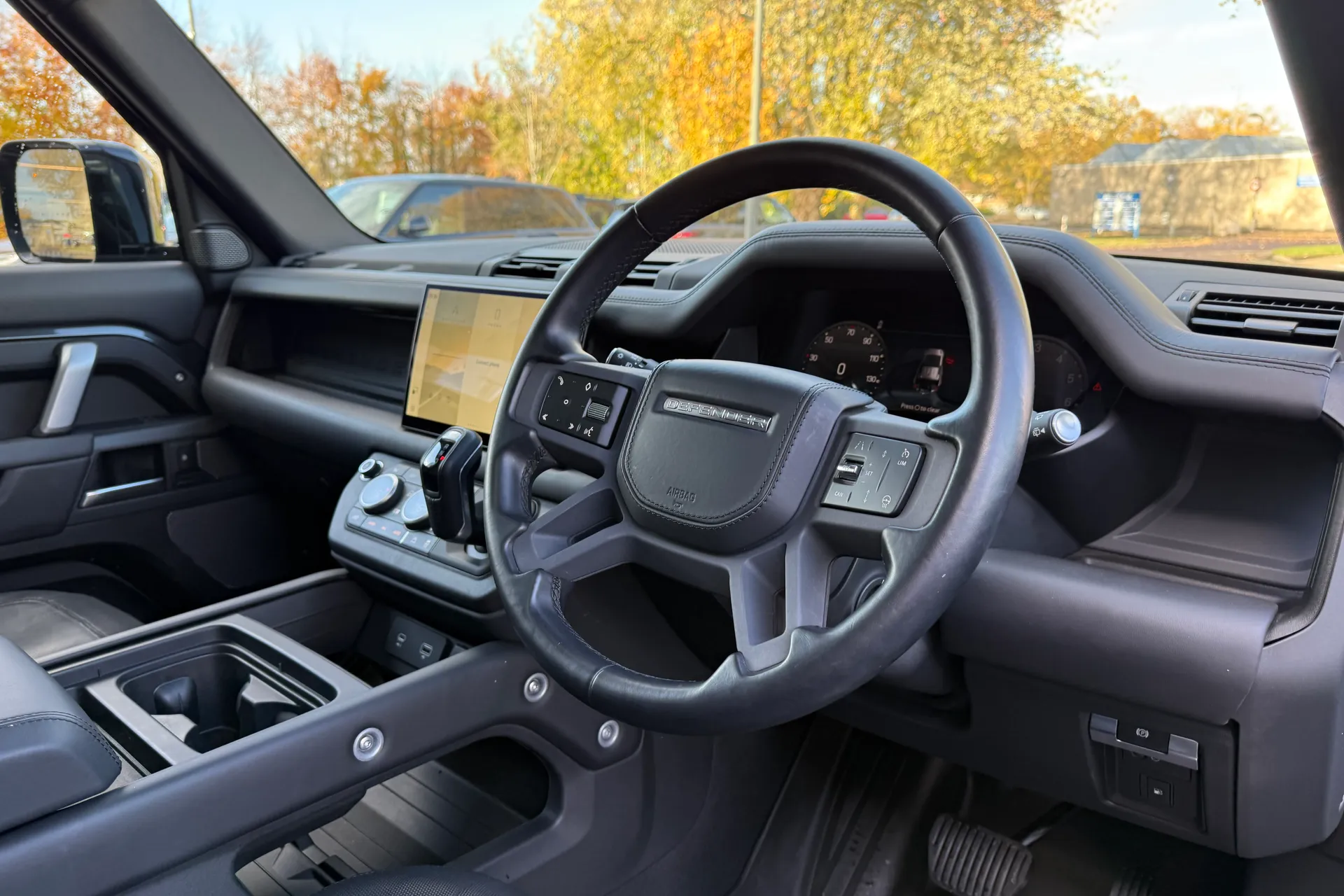 LAND ROVER DEFENDER thumbnail image number 32