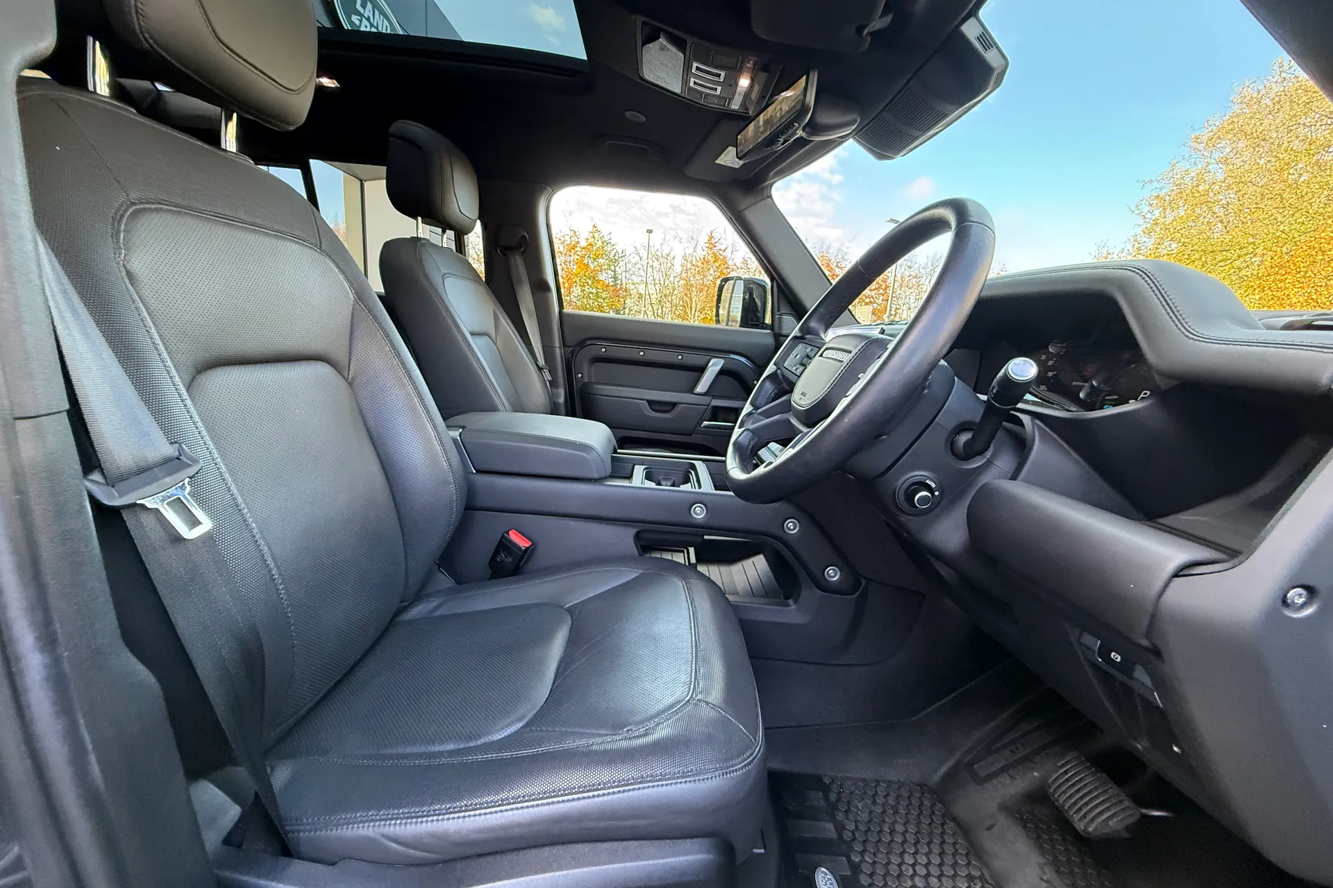 LAND ROVER DEFENDER thumbnail image number 9