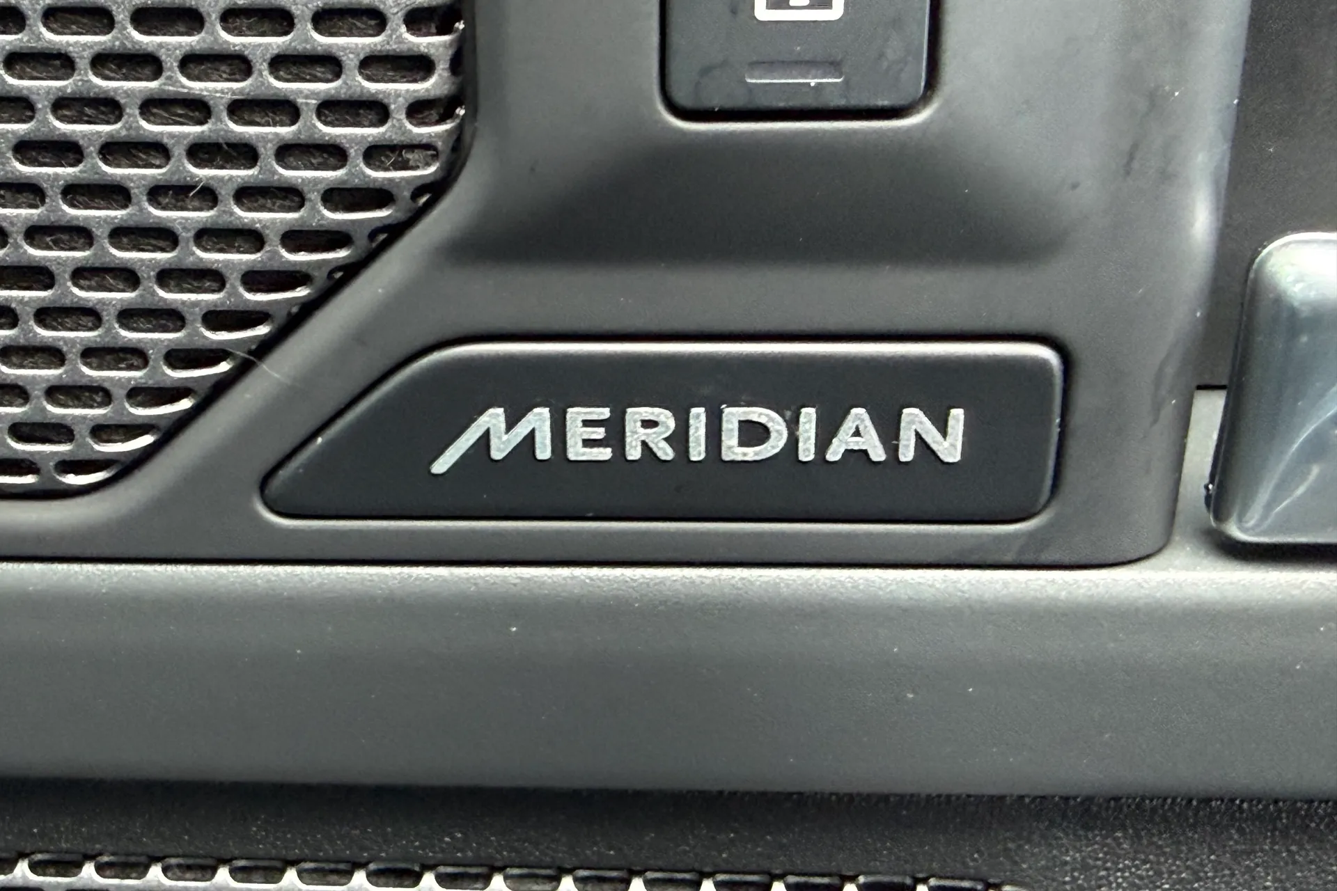 LAND ROVER DEFENDER thumbnail image number 22