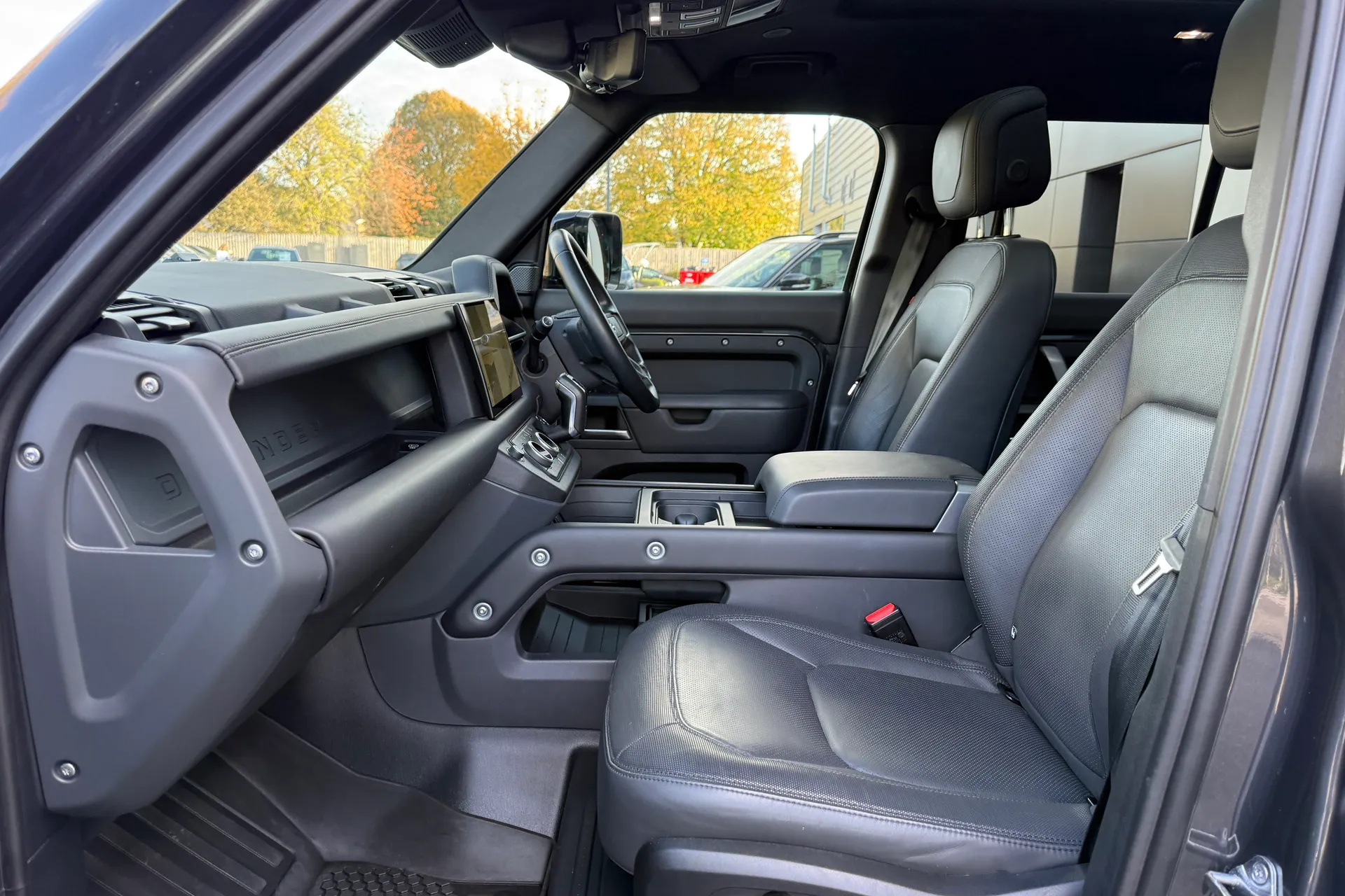 LAND ROVER DEFENDER thumbnail image number 10