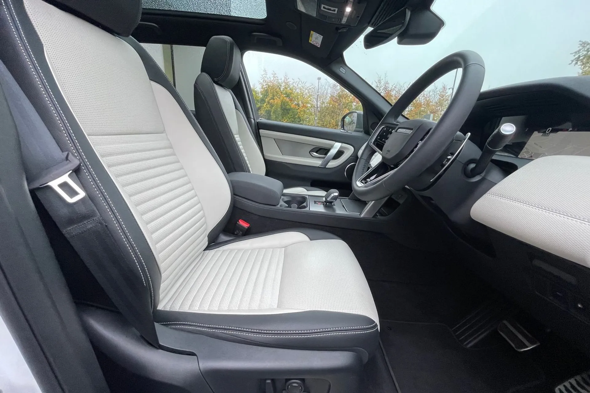 LAND ROVER DISCOVERY SPORT thumbnail image number 9