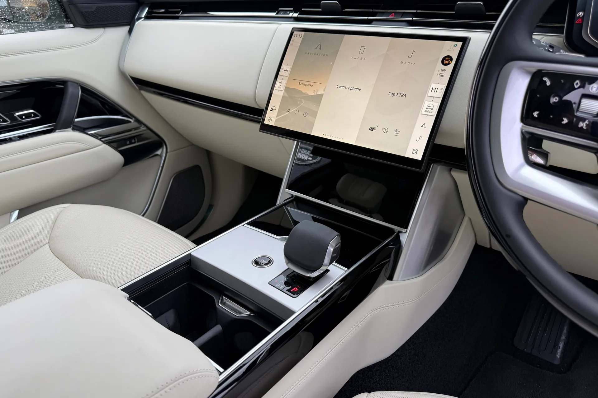 LAND ROVER RANGE ROVER thumbnail image number 18