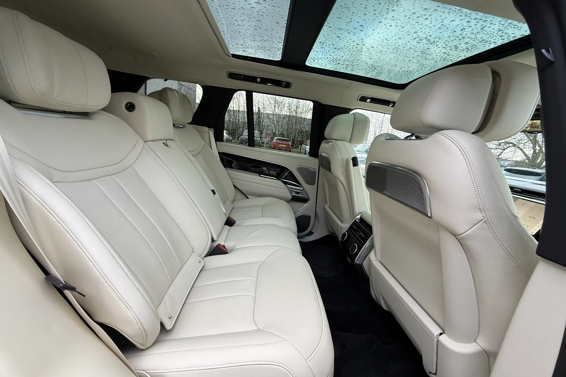 LAND ROVER RANGE ROVER thumbnail image number 41