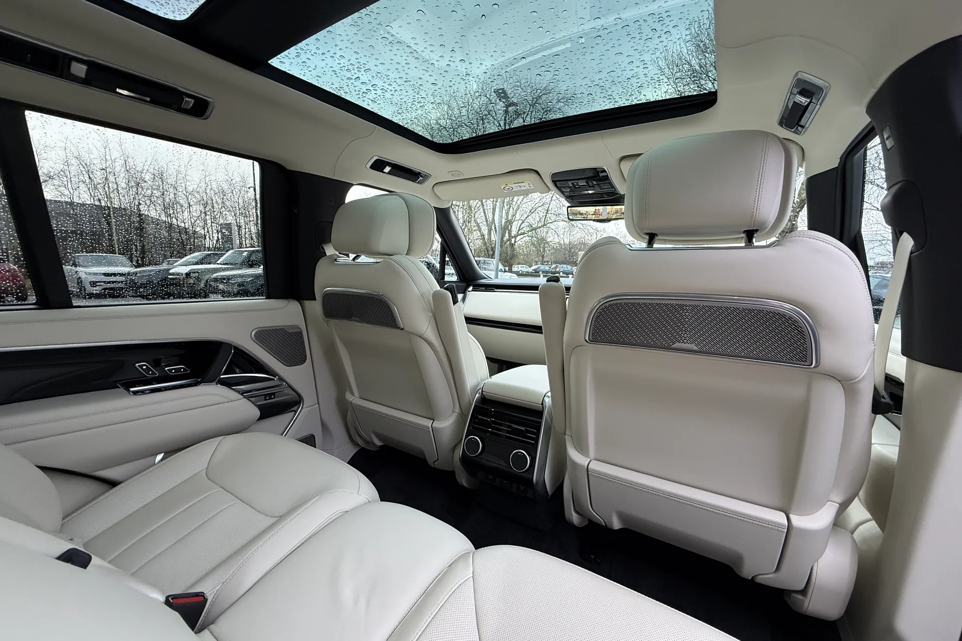 LAND ROVER RANGE ROVER thumbnail image number 43